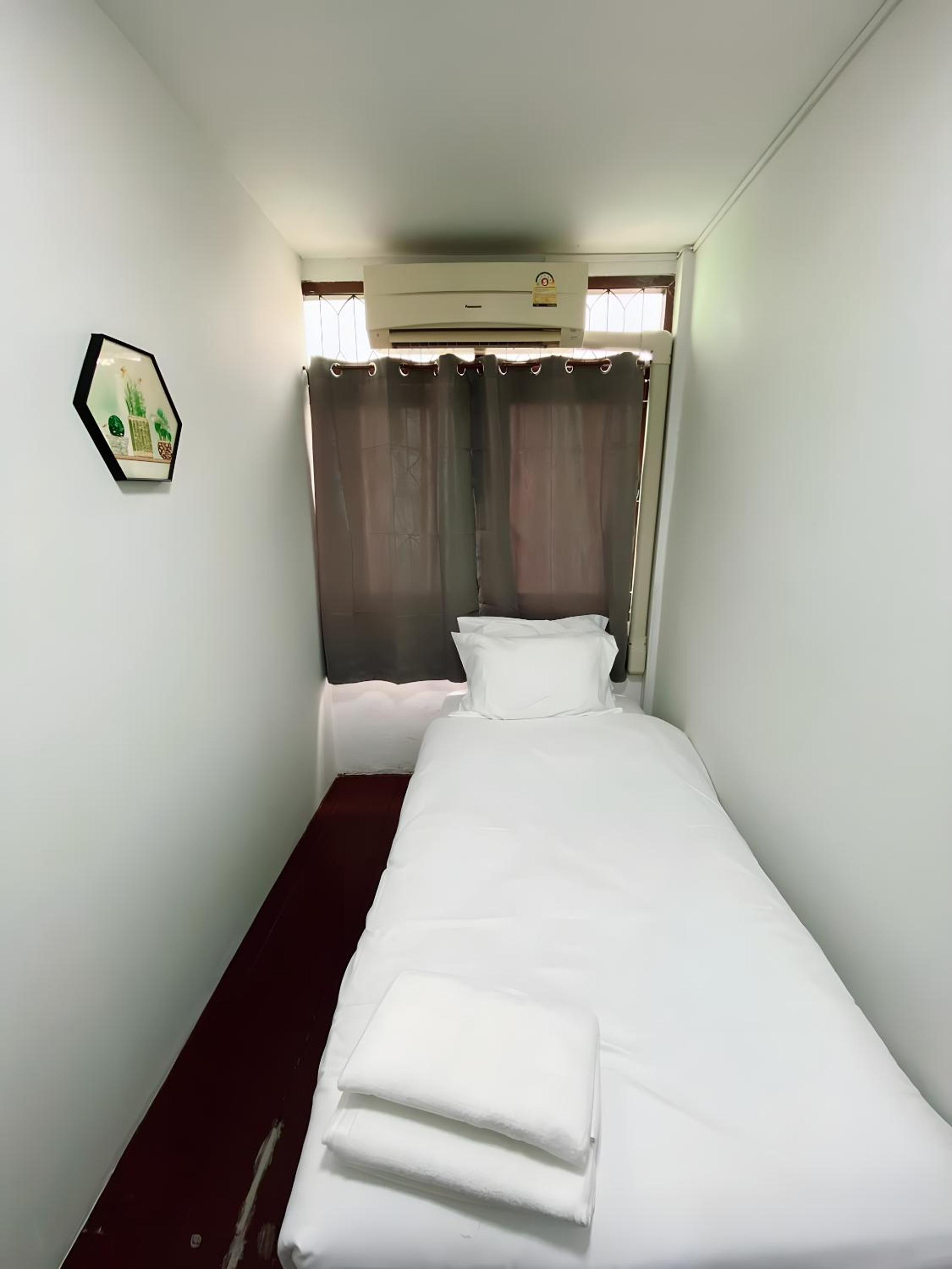 Single Room photo 1