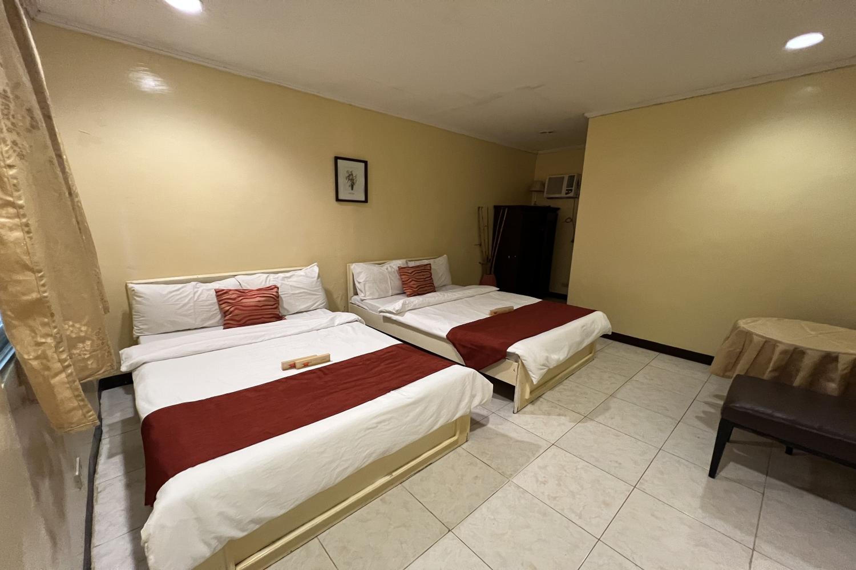 Deluxe Room - Photo 7