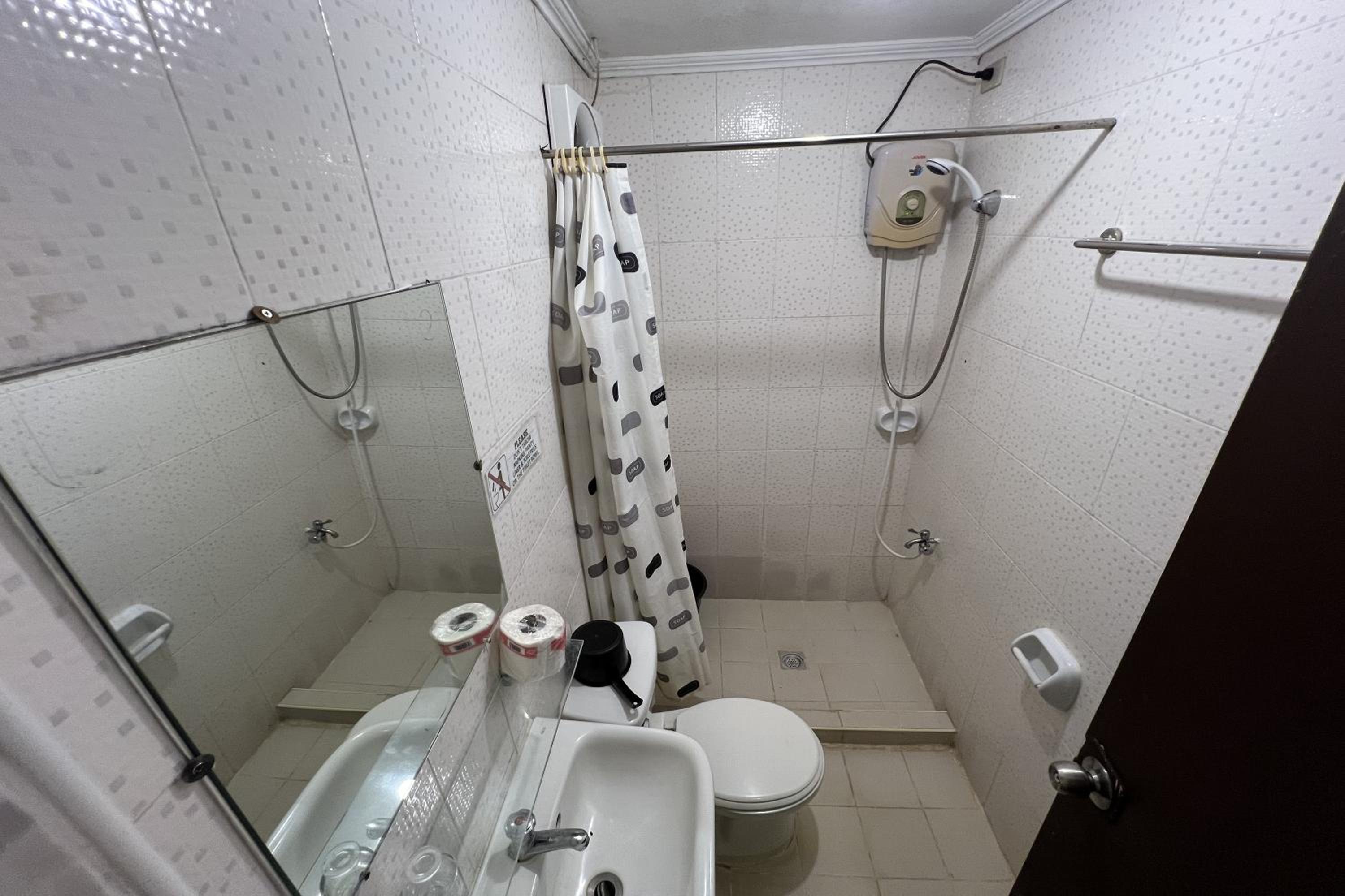 Deluxe Room - Photo 5