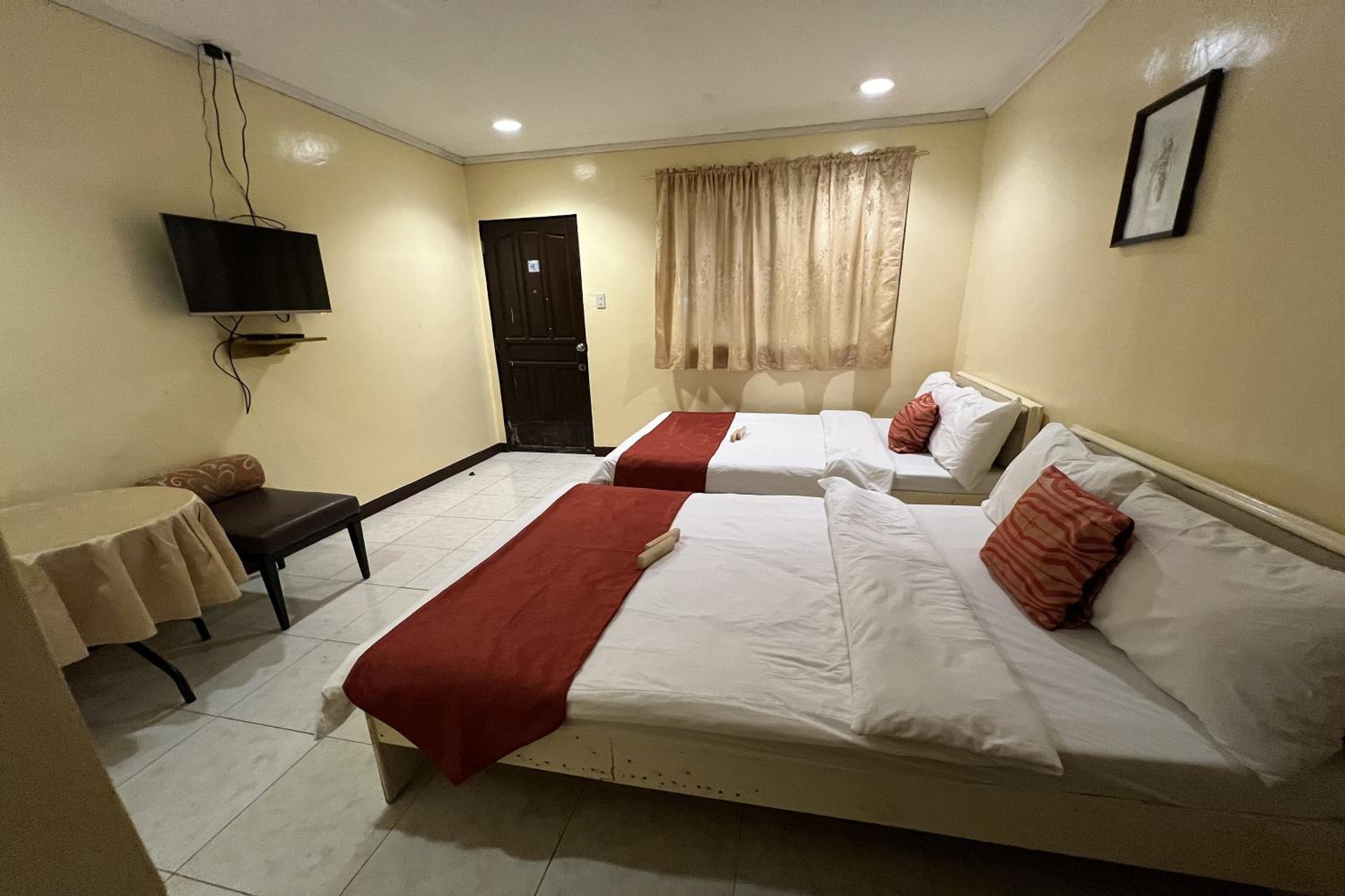 Deluxe Room - Photo 4