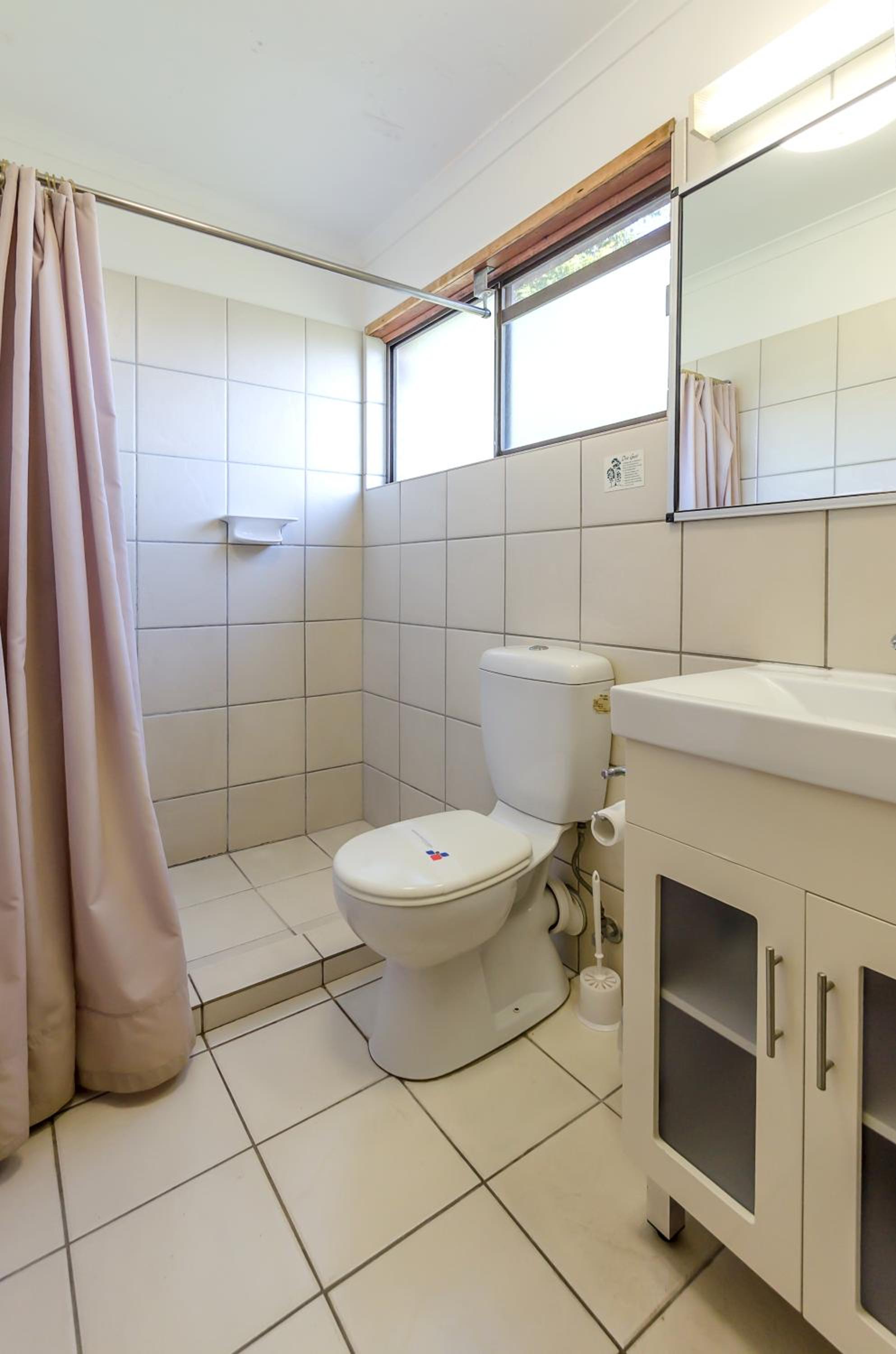 Two-Room Family Suite - A photo 2