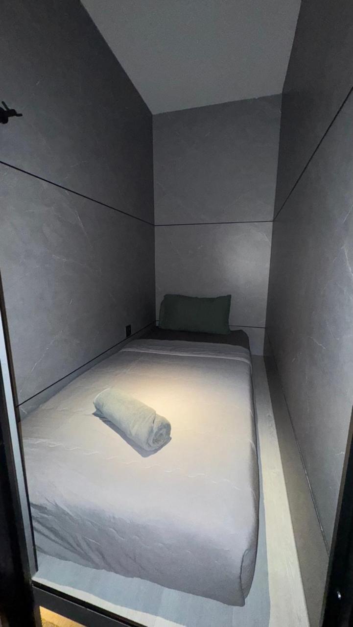 Single Bed in Mixed Dormitory Room