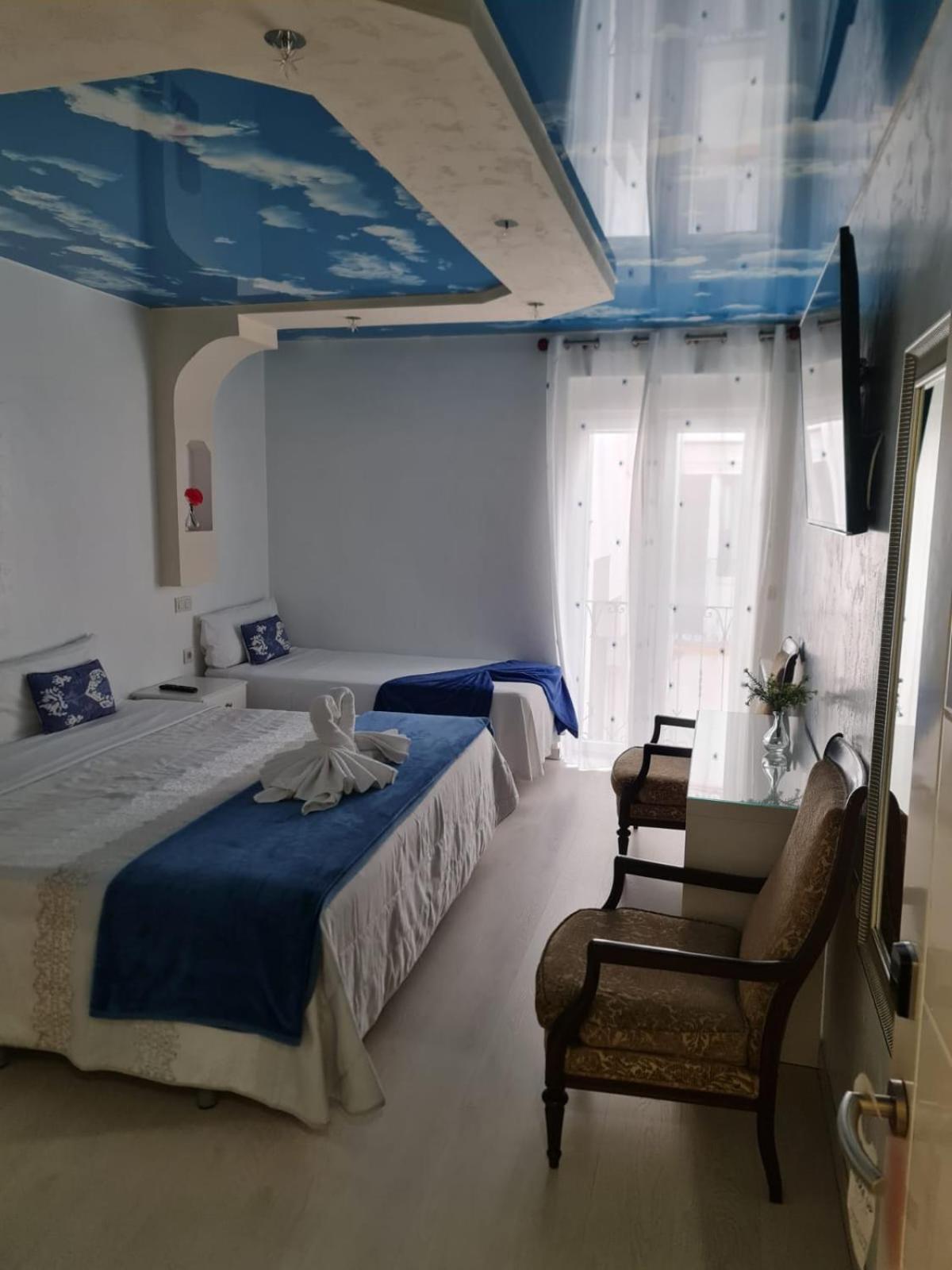 Queen Room photo 3