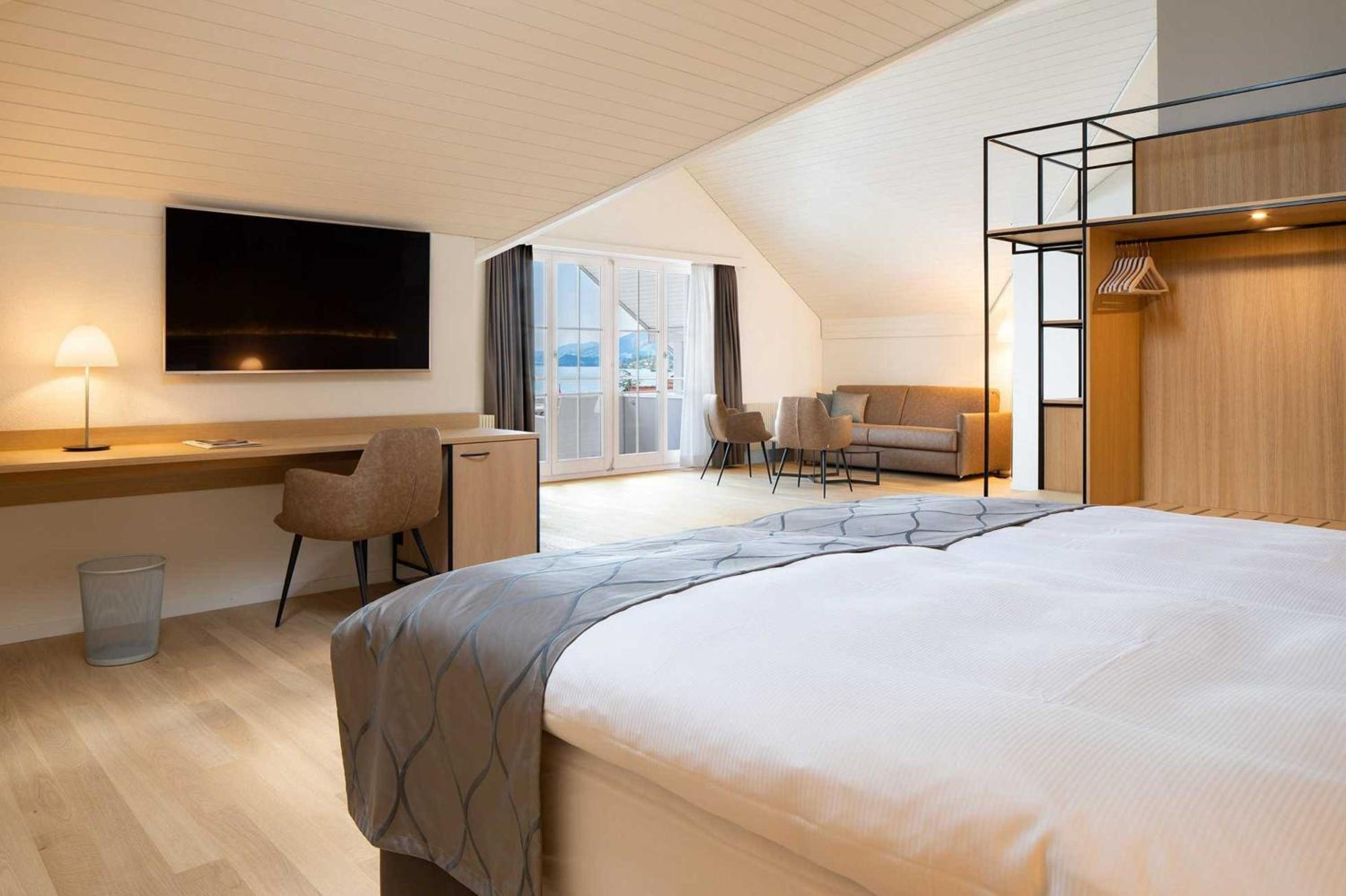 Attika Suite