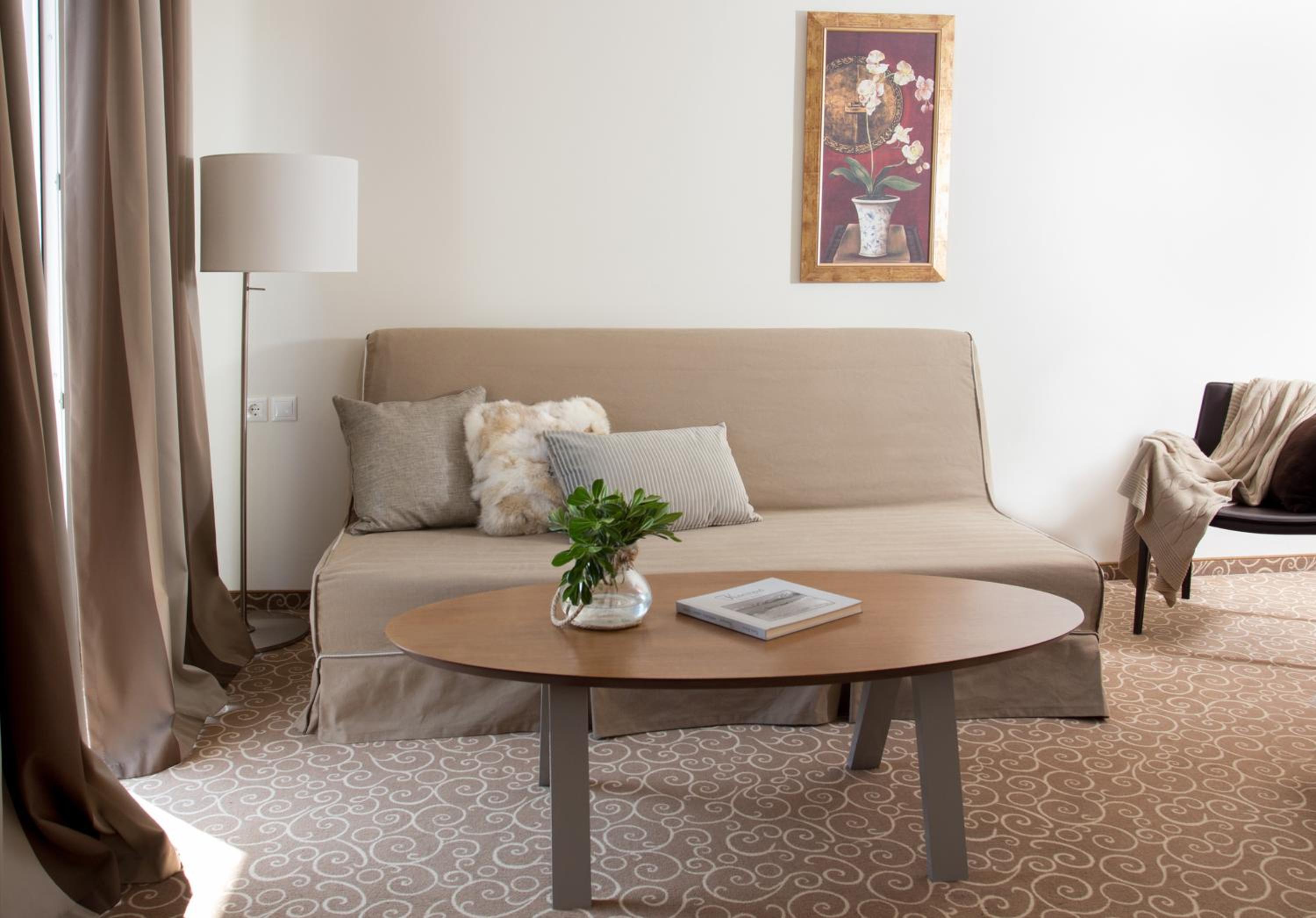 Family Room - Photo 7
