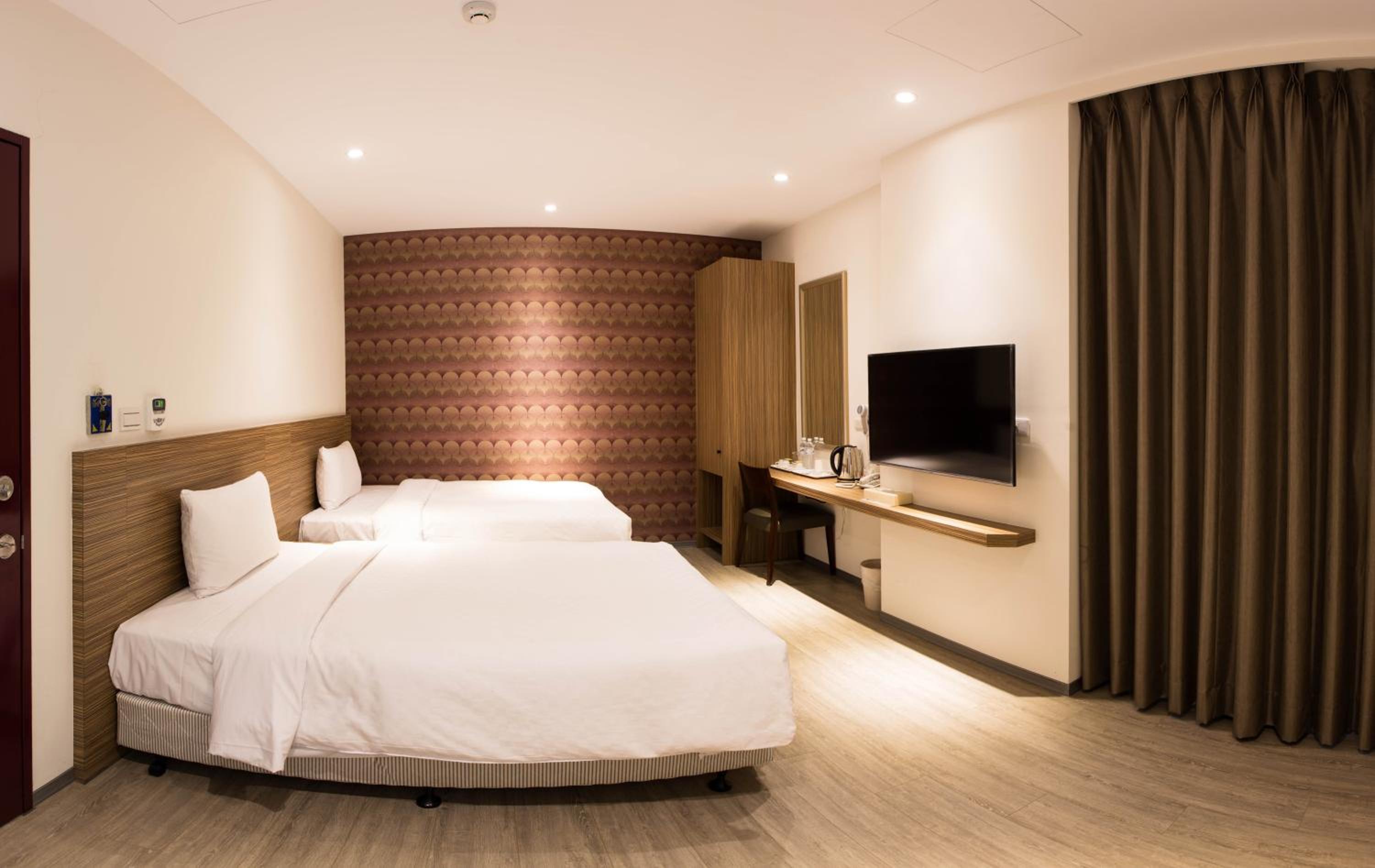 Double Room (1 - 2 Adults)