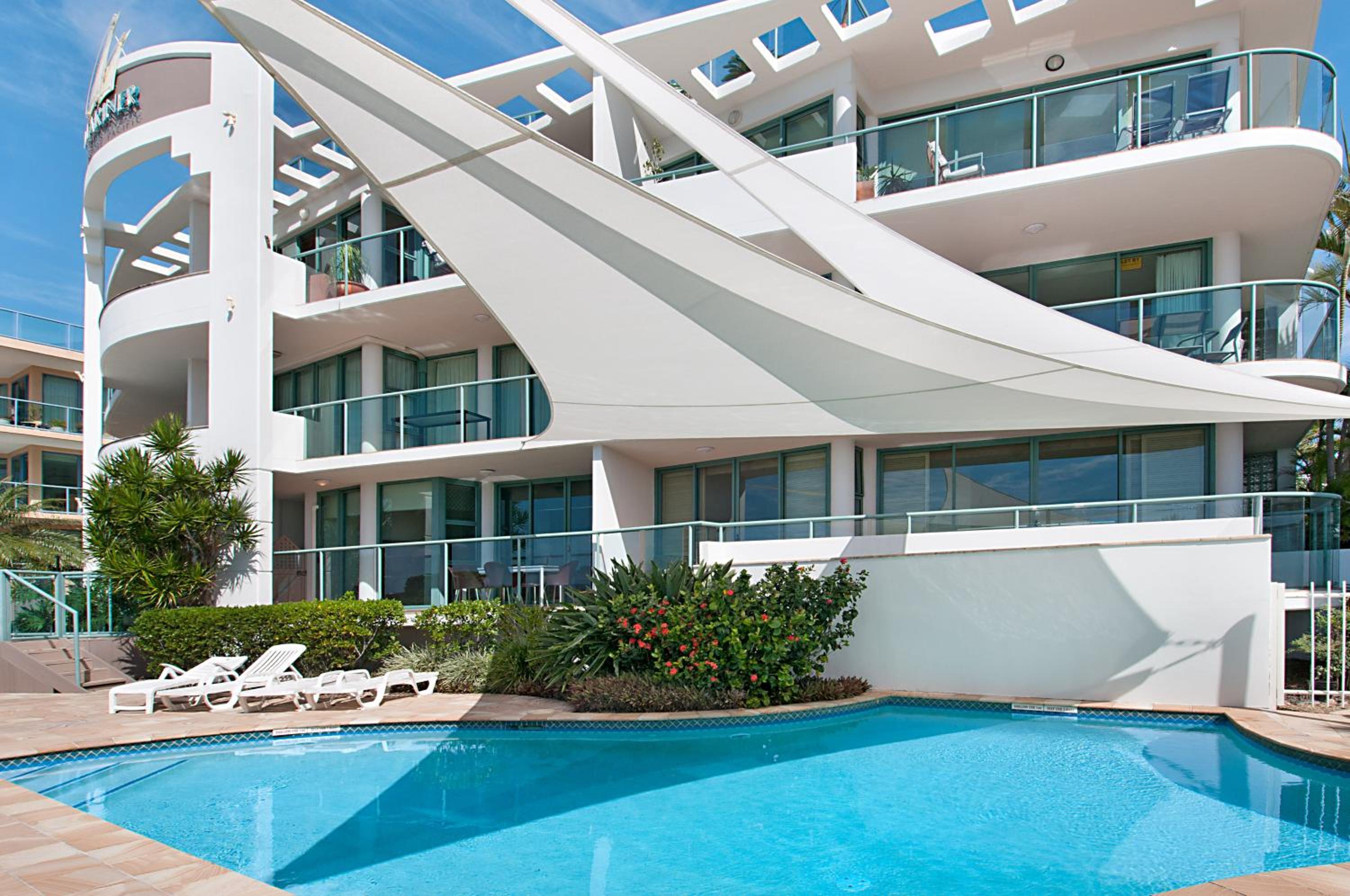 One-Bedroom Rooftop Apartment Mariner with Ocean View
