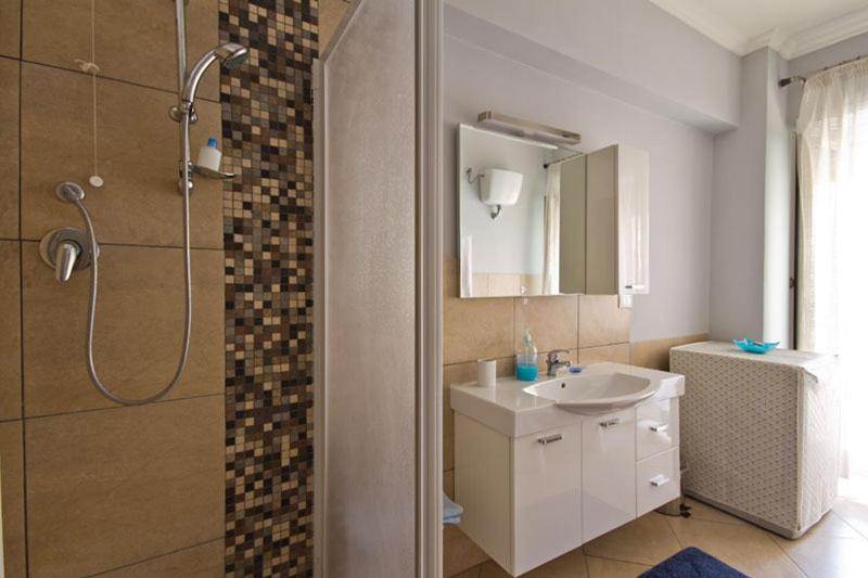 Twin Room with Private External Bathroom photo 3