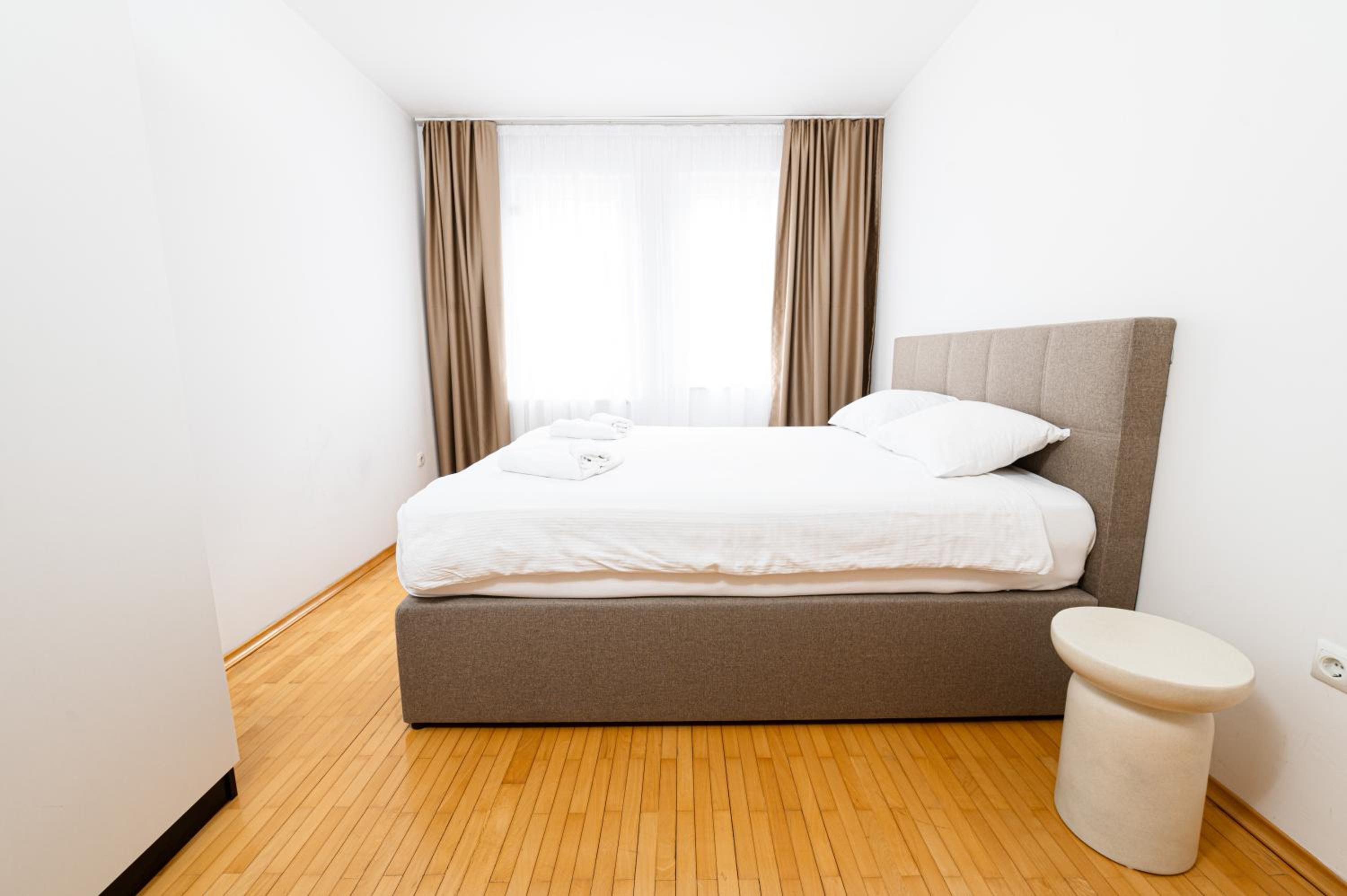 Apartment photo 2