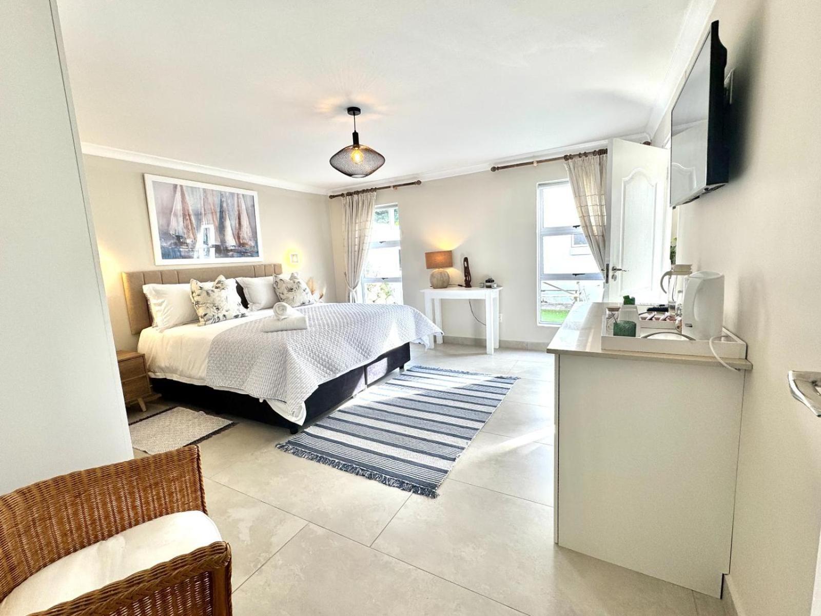 Deluxe King Room photo 2