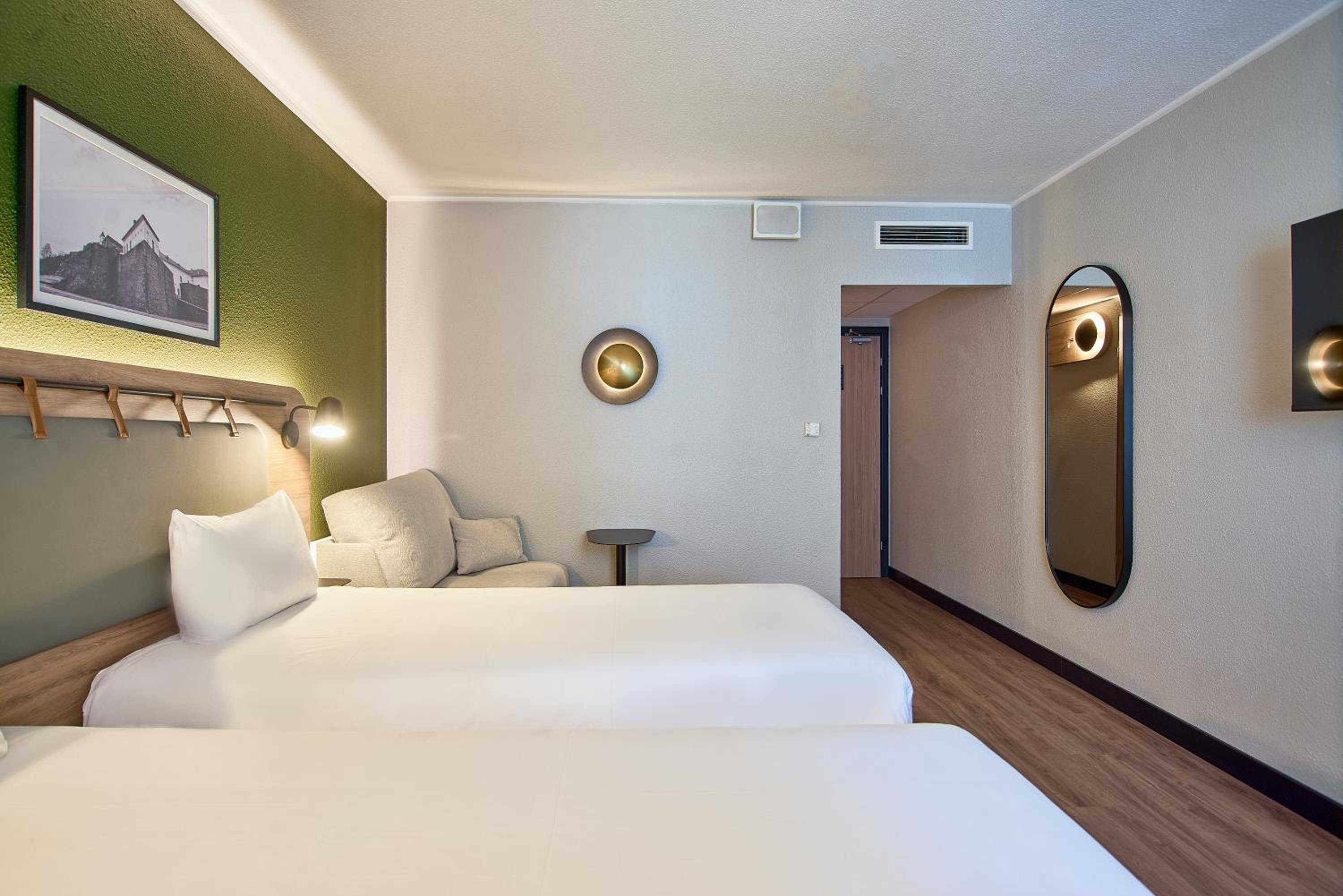 Standard Room - 2 Single Beds — the supplier's photographs — photo 6