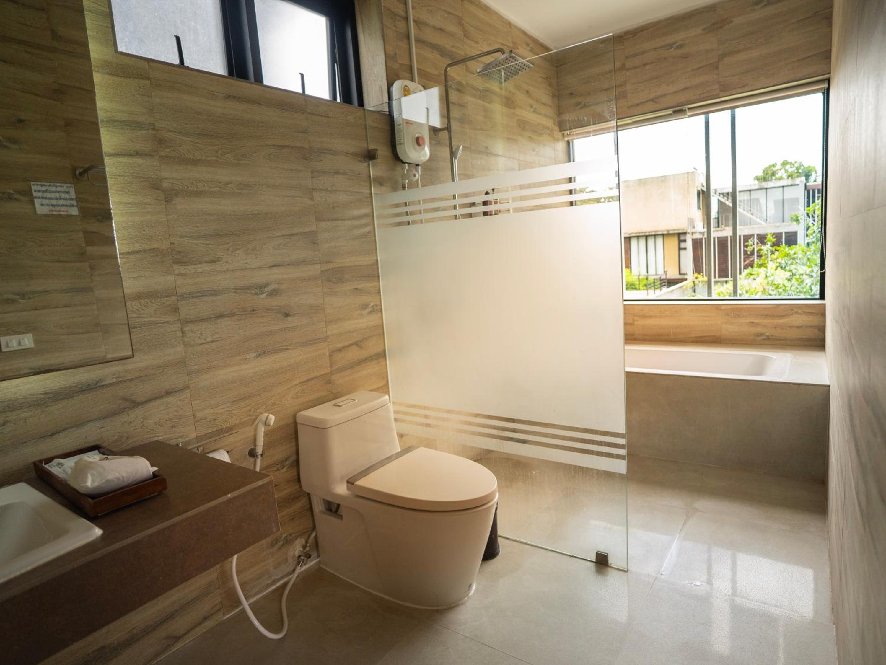 Suite with Mountain View - Photo 14