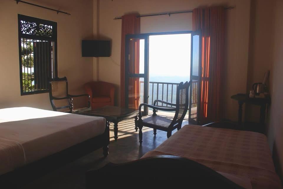 Deluxe Double Room with Balcony photo 1