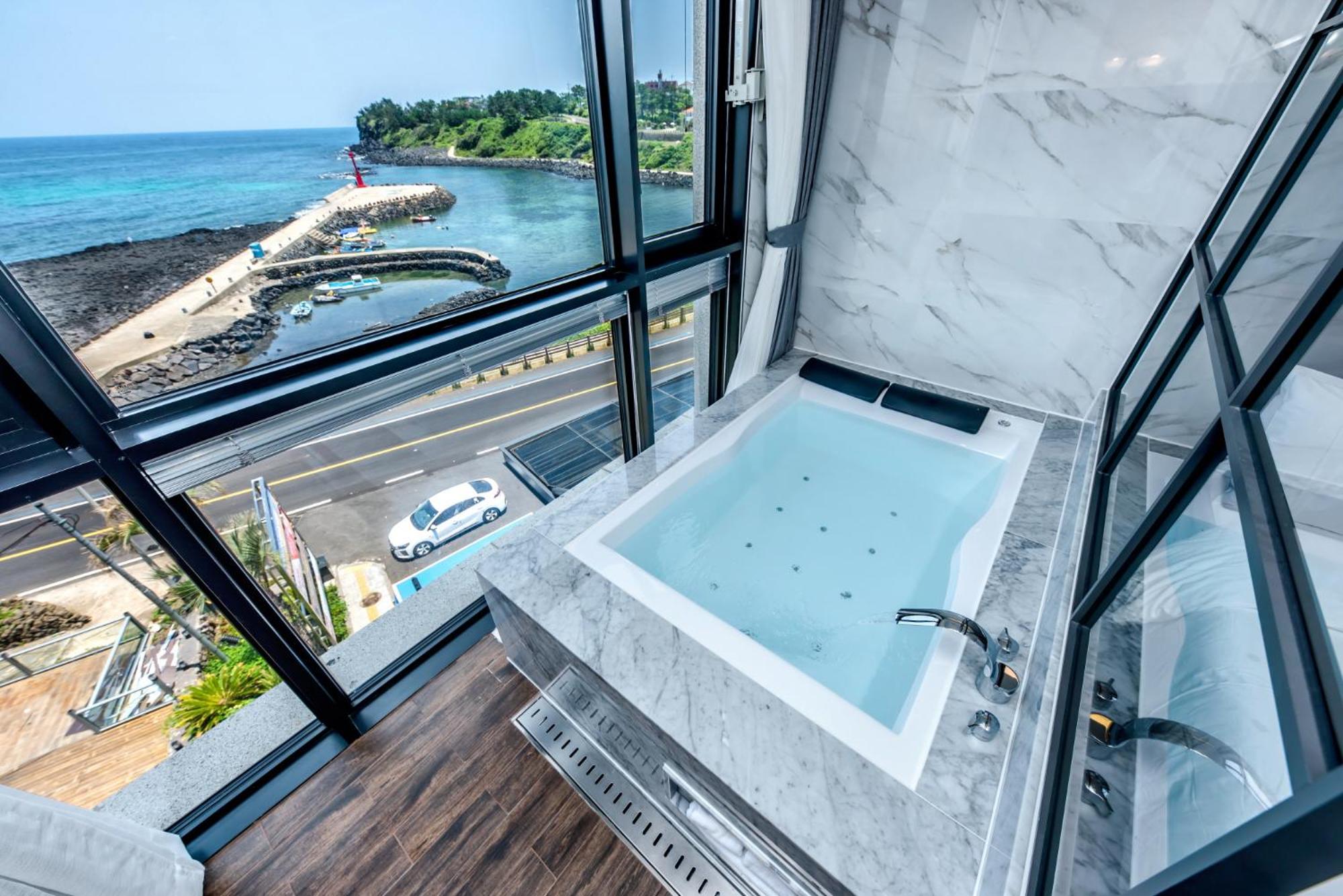 [Limited Offer] Deluxe Ocean Double