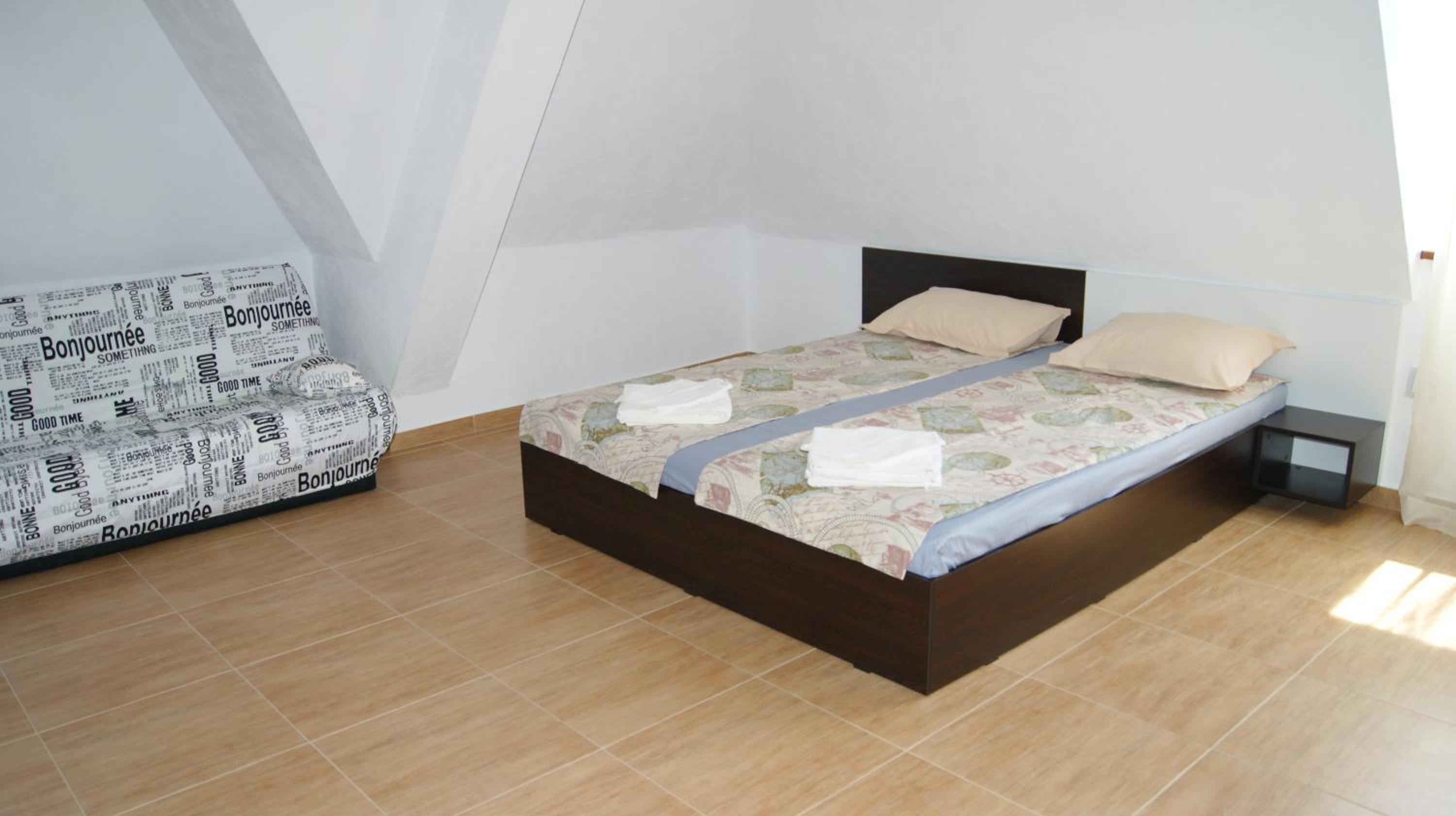 Studio (3 Adults) photo 1
