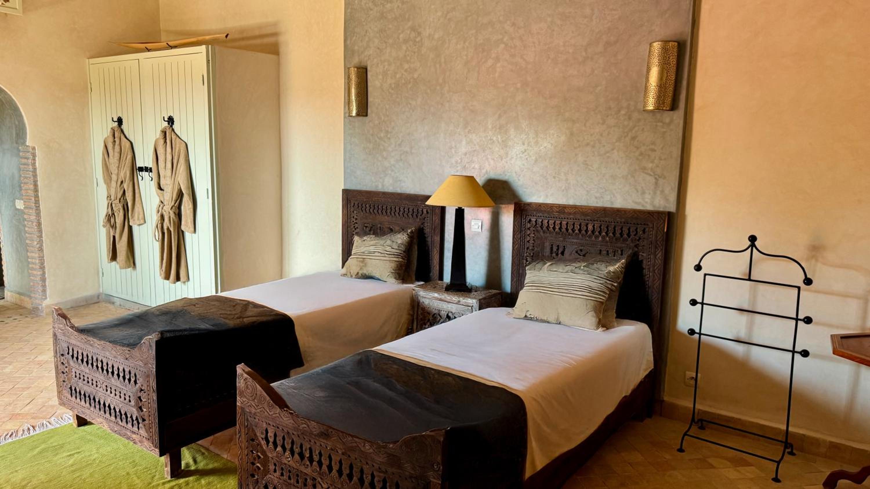 Twin Room with Extra Bed photo 2