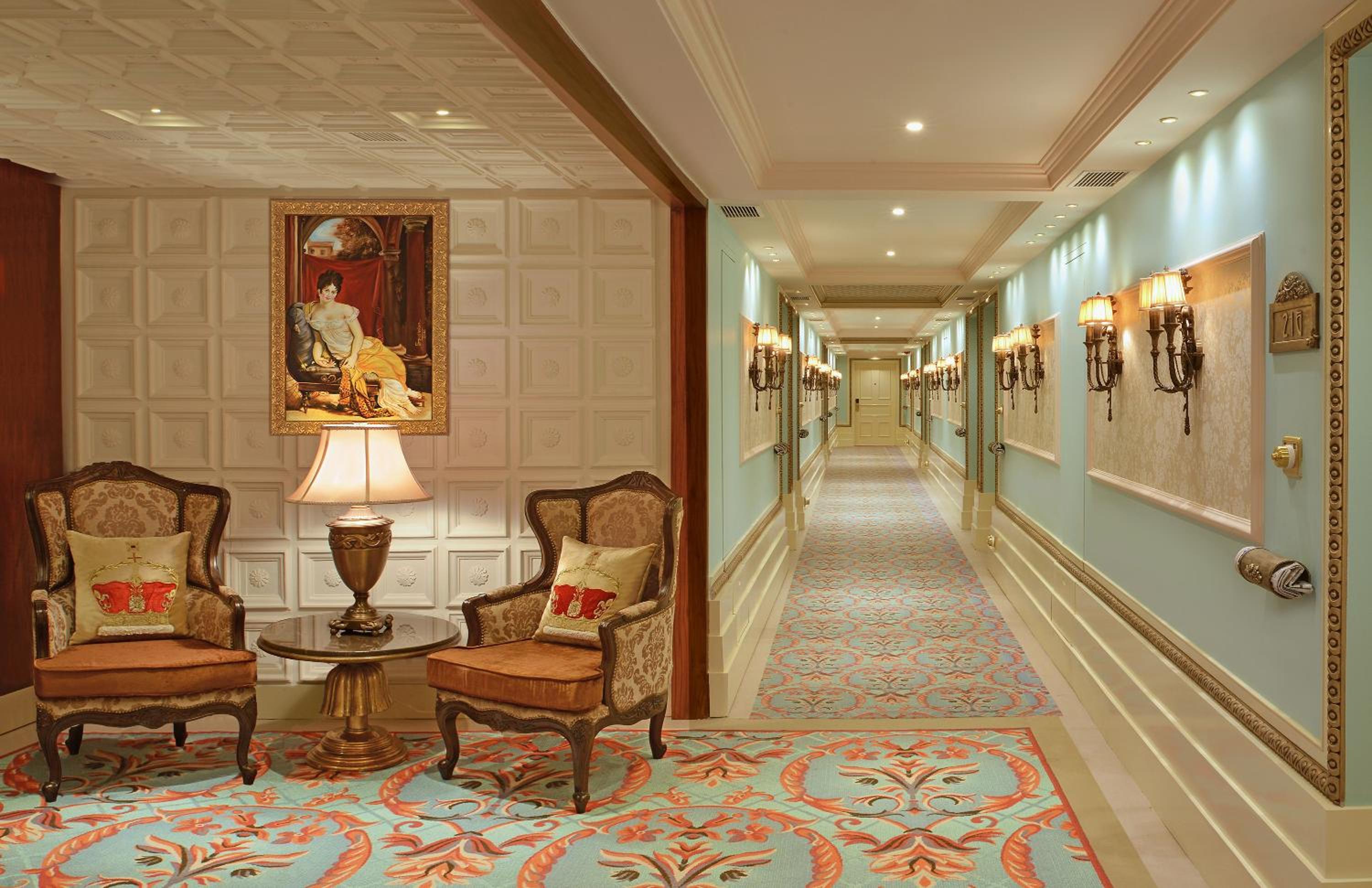 Prive Classic Room with HI-Tea with cookies, 4–6 PM at SXVIII, 1+1 on select drinks, 6:30–8:30 PM @Links, 15% off on Food & Soft beverages - Photo 3