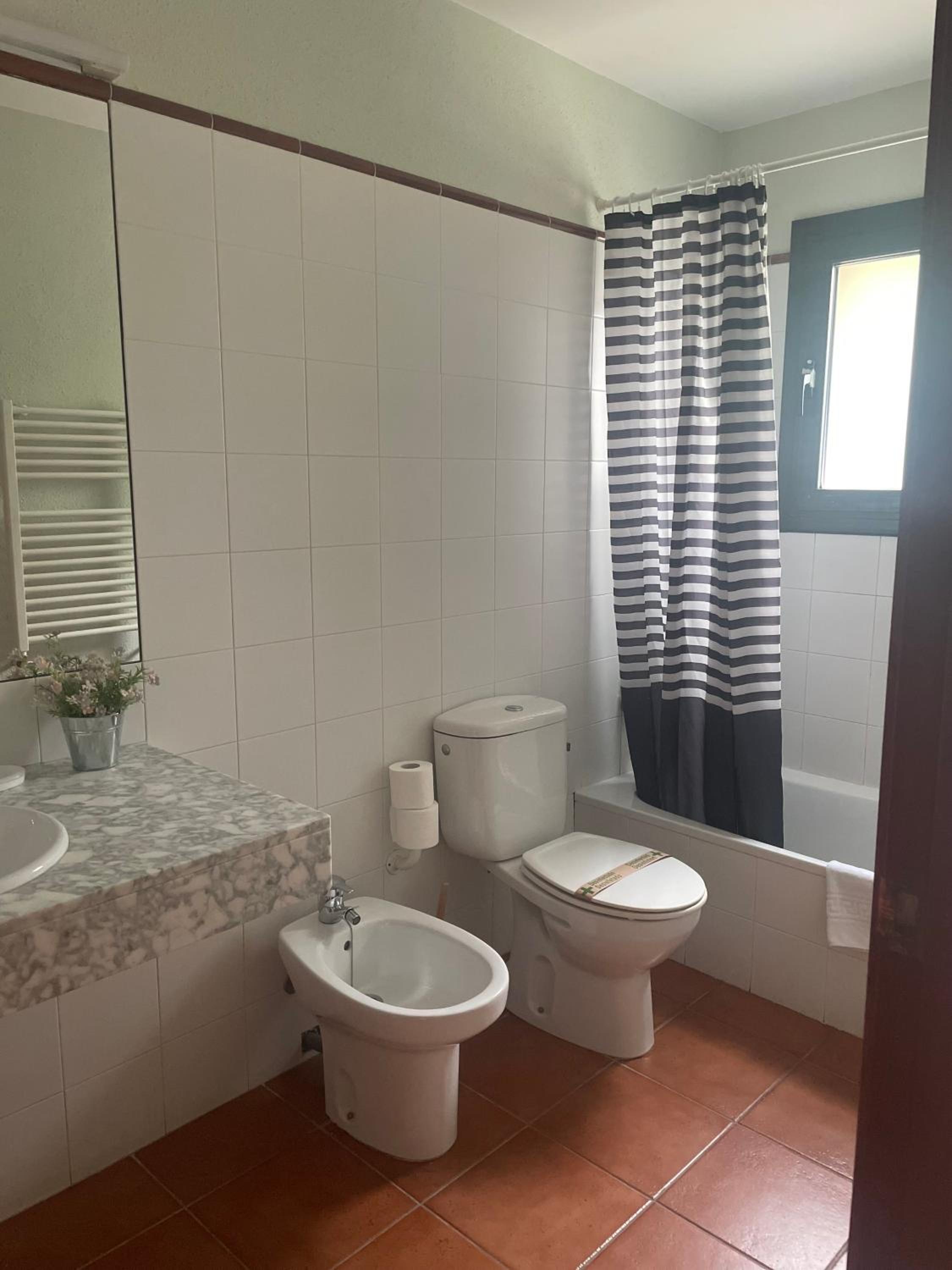 Standard Triple Room photo 2
