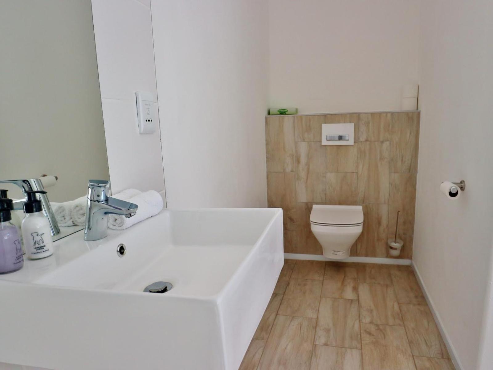 Standard Single Room with Mountain View