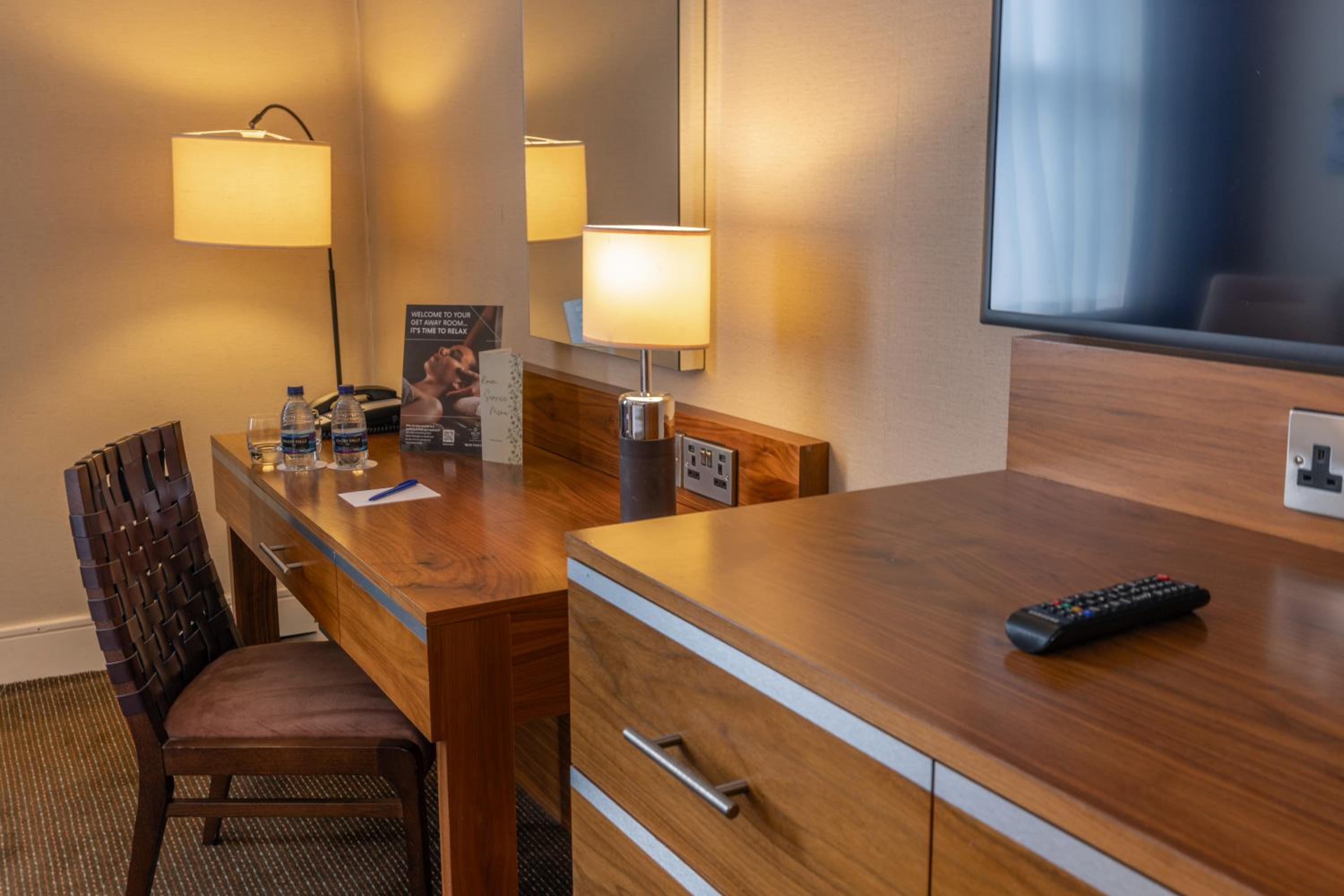 Classic Accessible King Room photo 2