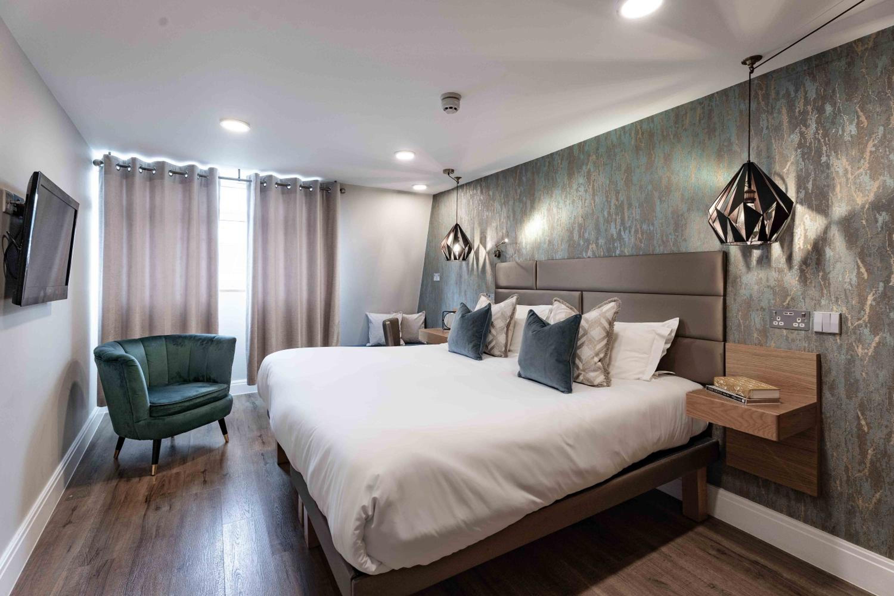Deluxe Double Room with Extra Bed photo 1