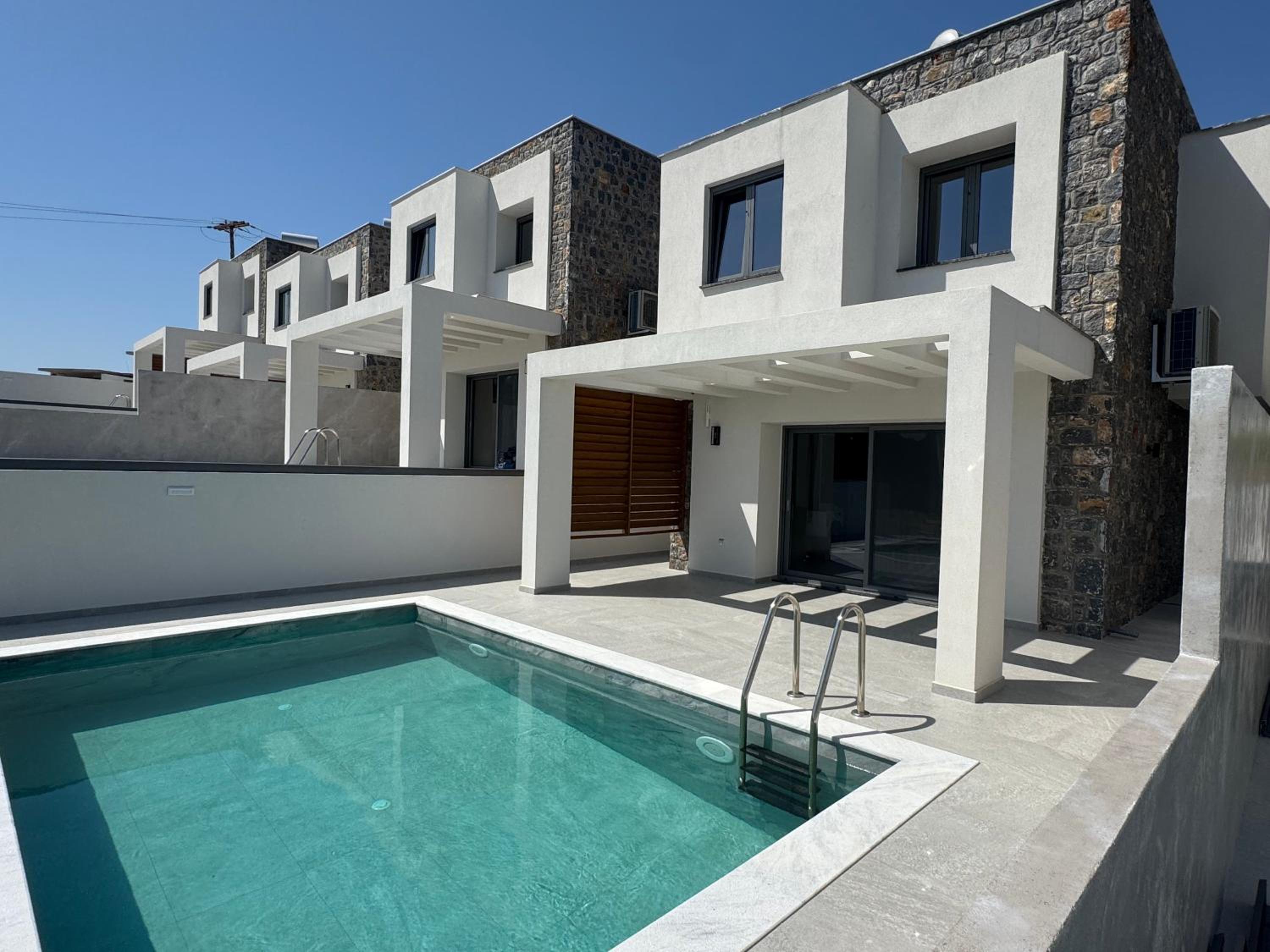 Three-Bedroom Villa photo 2
