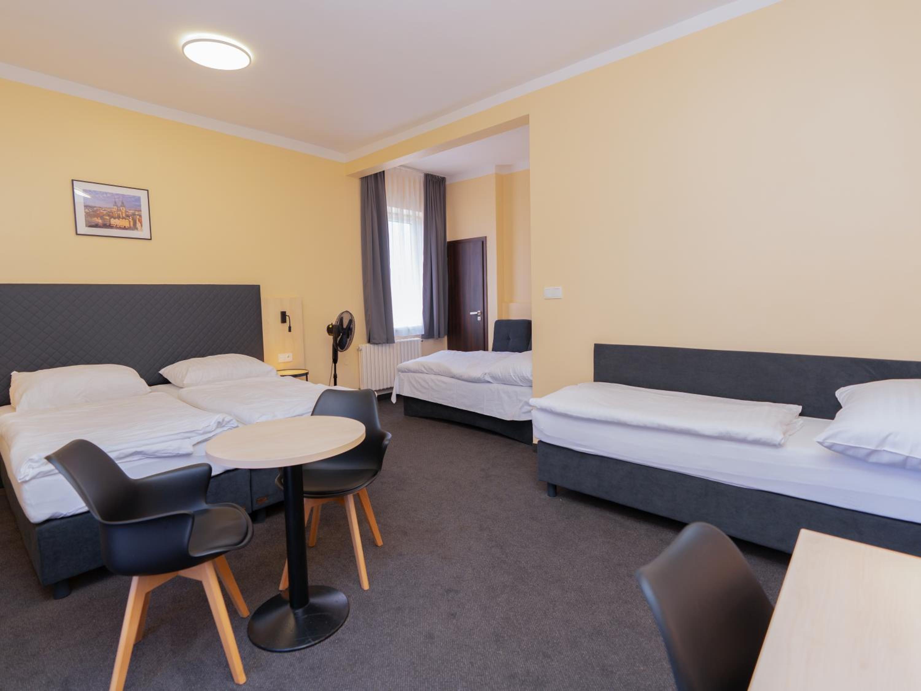 Quadruple Room - Photo 2