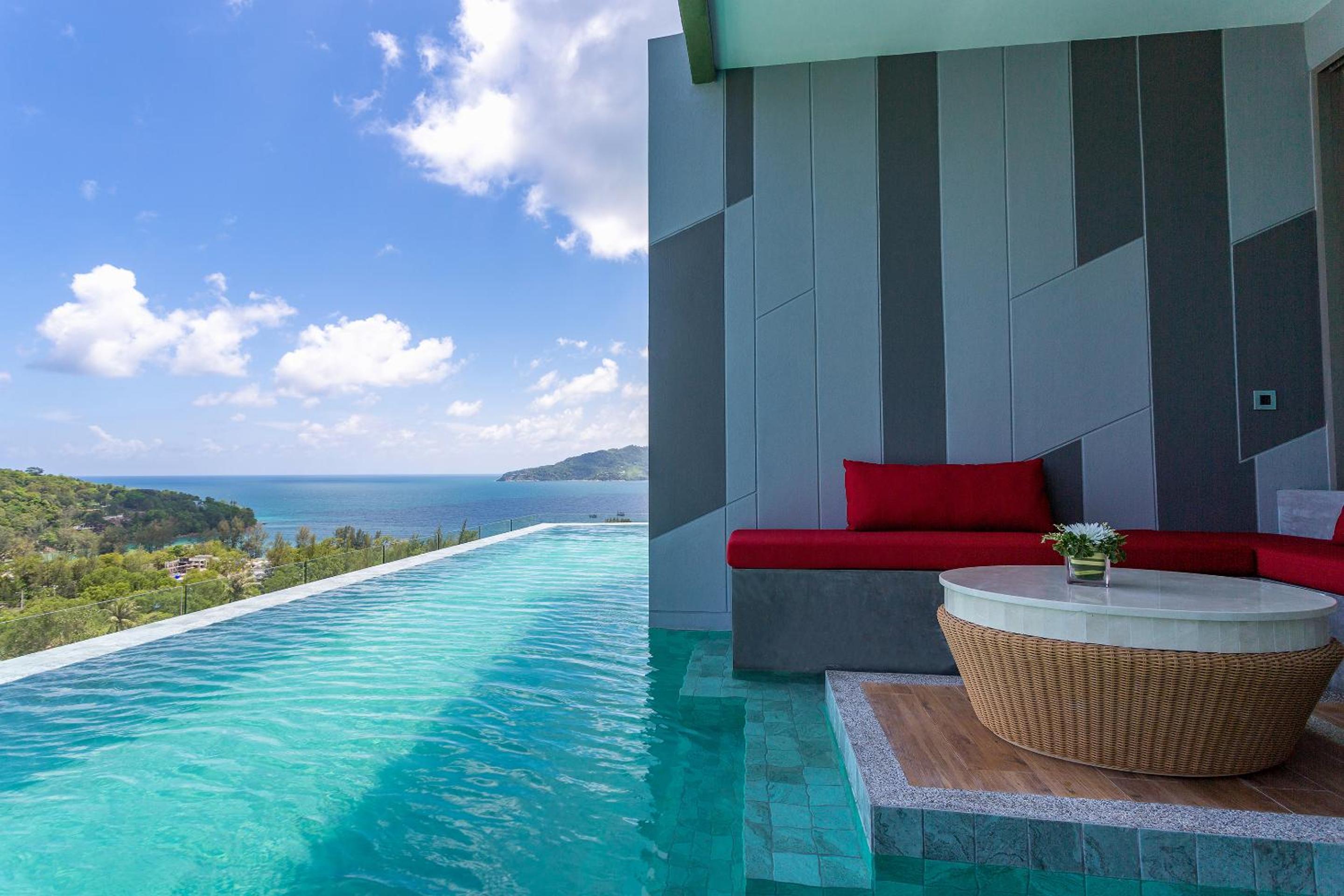 Deluxe Pool Access with Sea view  - Photo 7