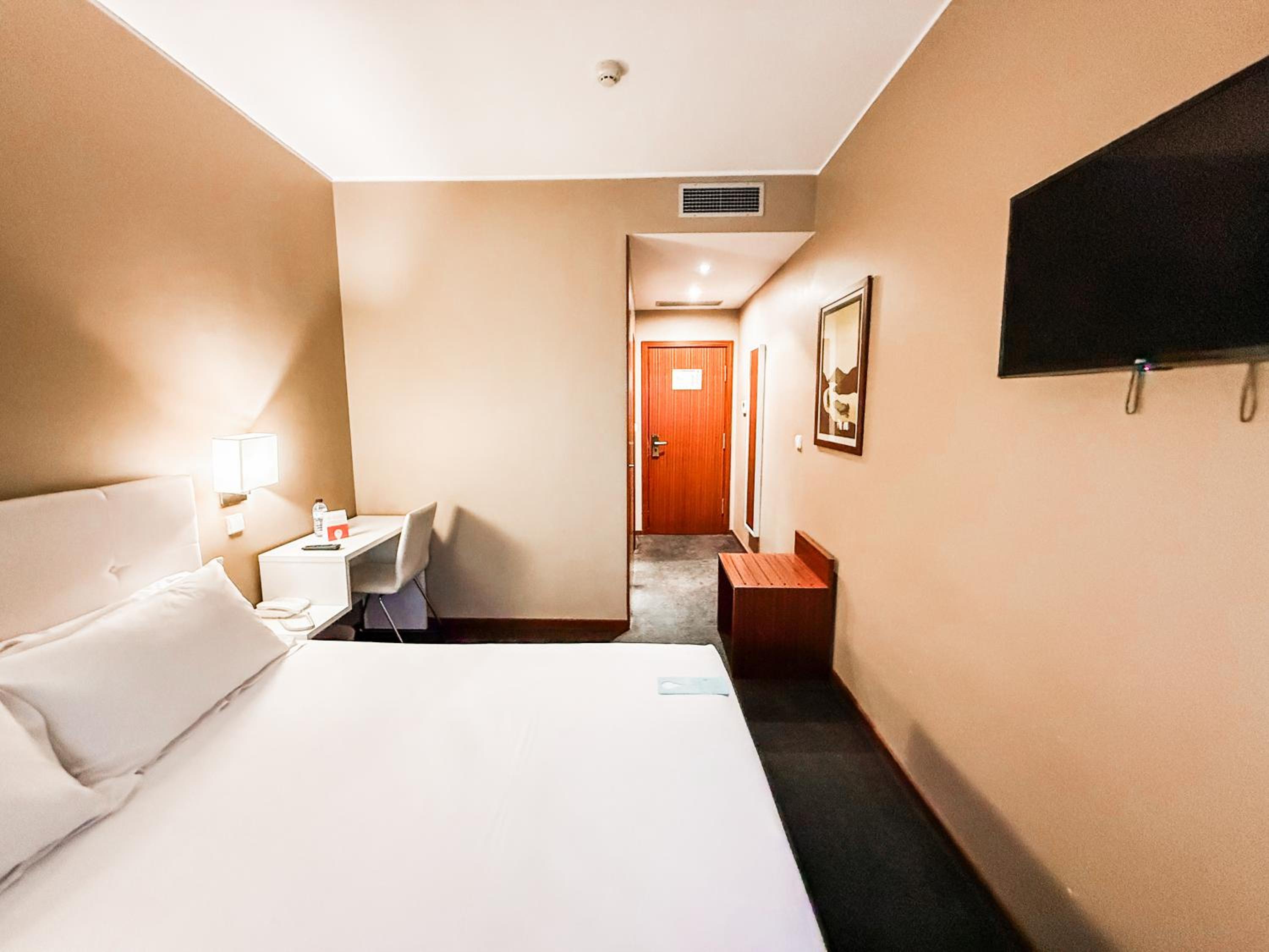 Double Room - Photo 2