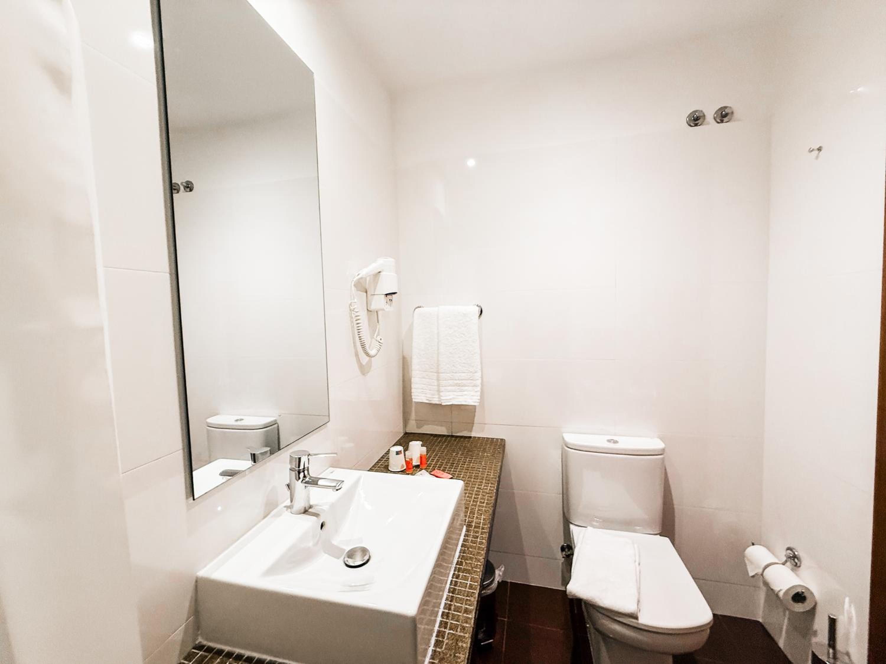 Double Room - Photo 7