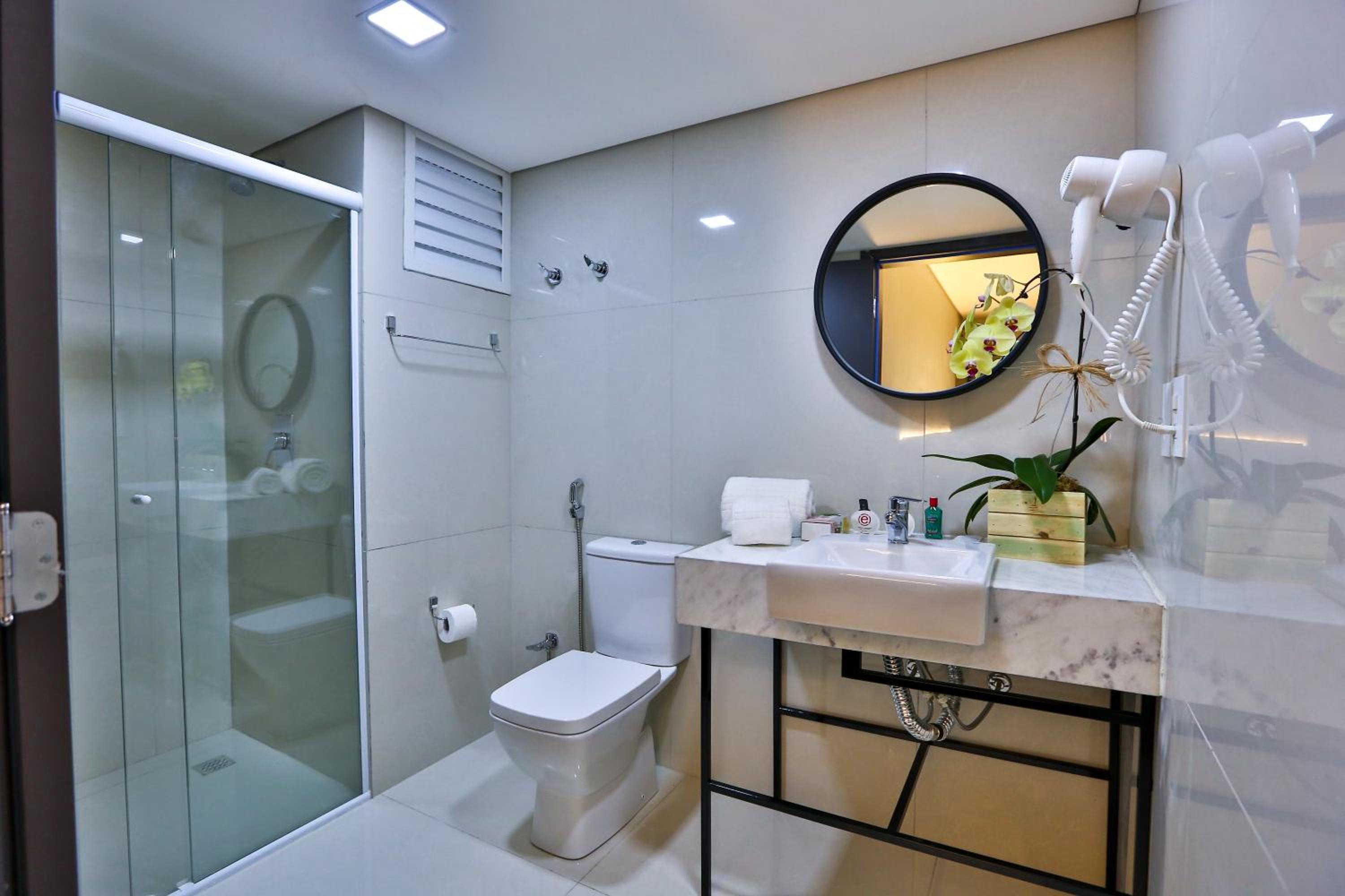 Deluxe King Suite photo 3