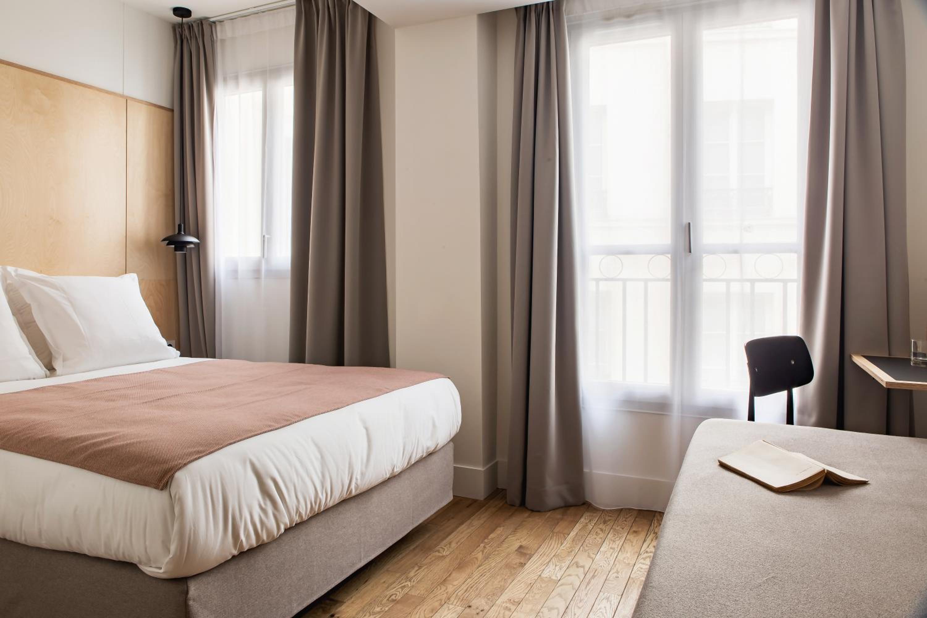 Classic Triple Room thumbnail 5