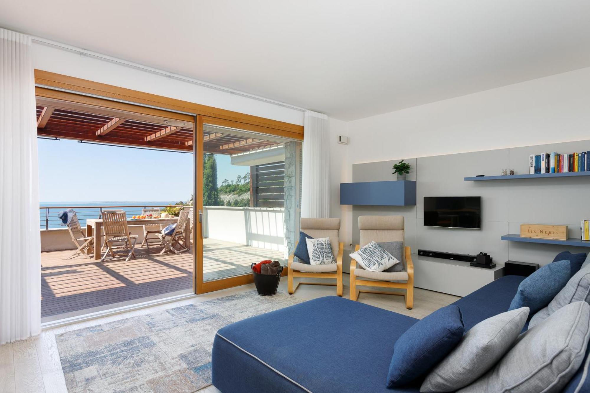 Two-Bedroom Deluxe Apartment with Ocean View photo 3