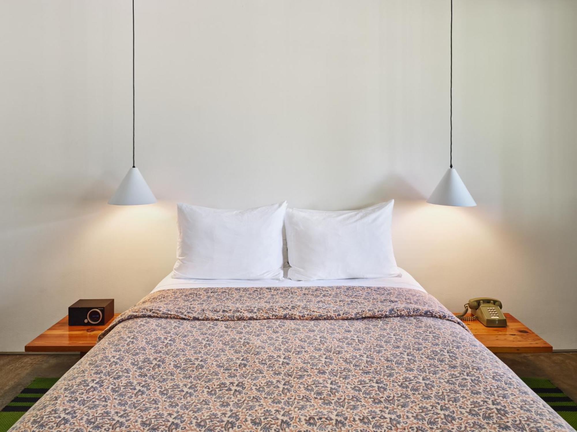 Deluxe Queen Room - Photo 5