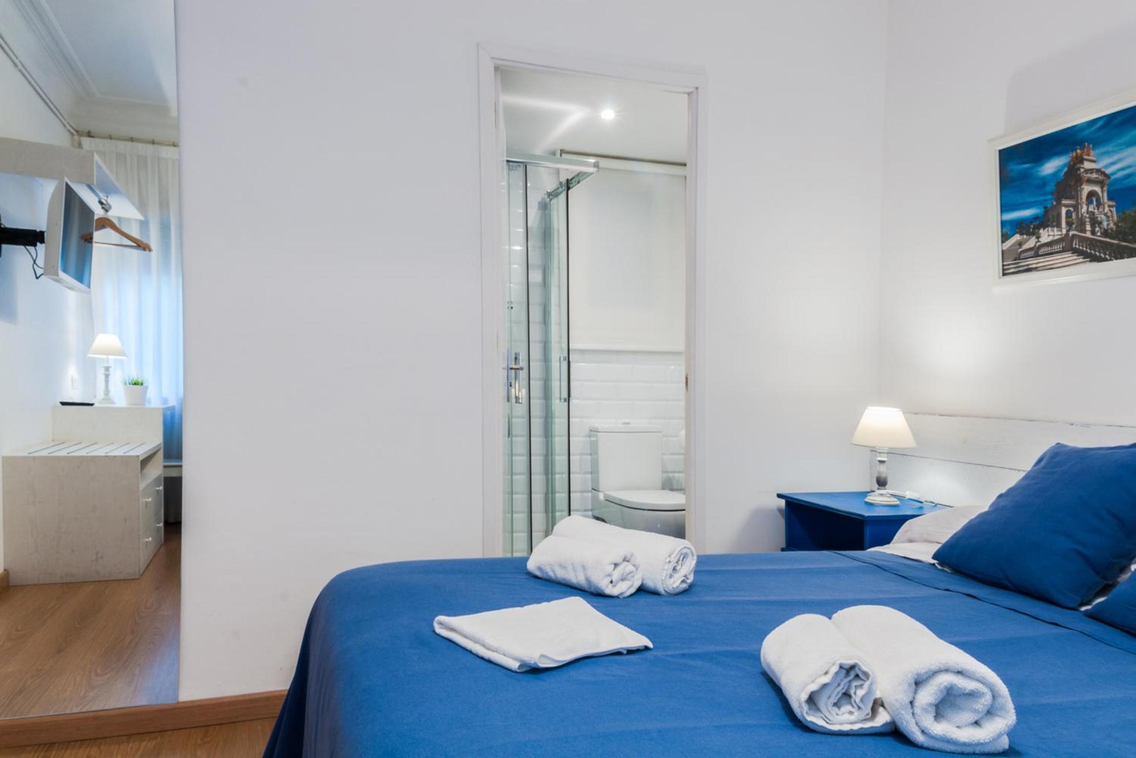 Triple Room with Private Bathroom photo 3