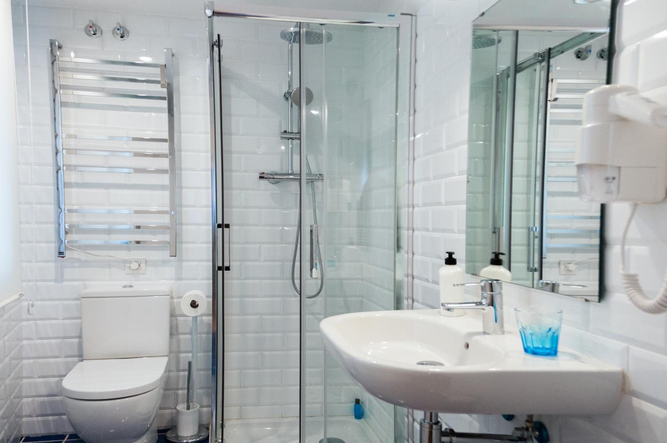 Double Room with Private Bathroom photo 2