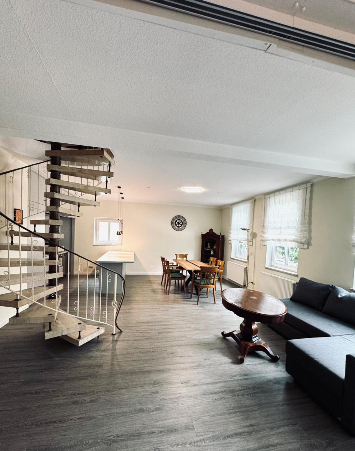 Superior Studio