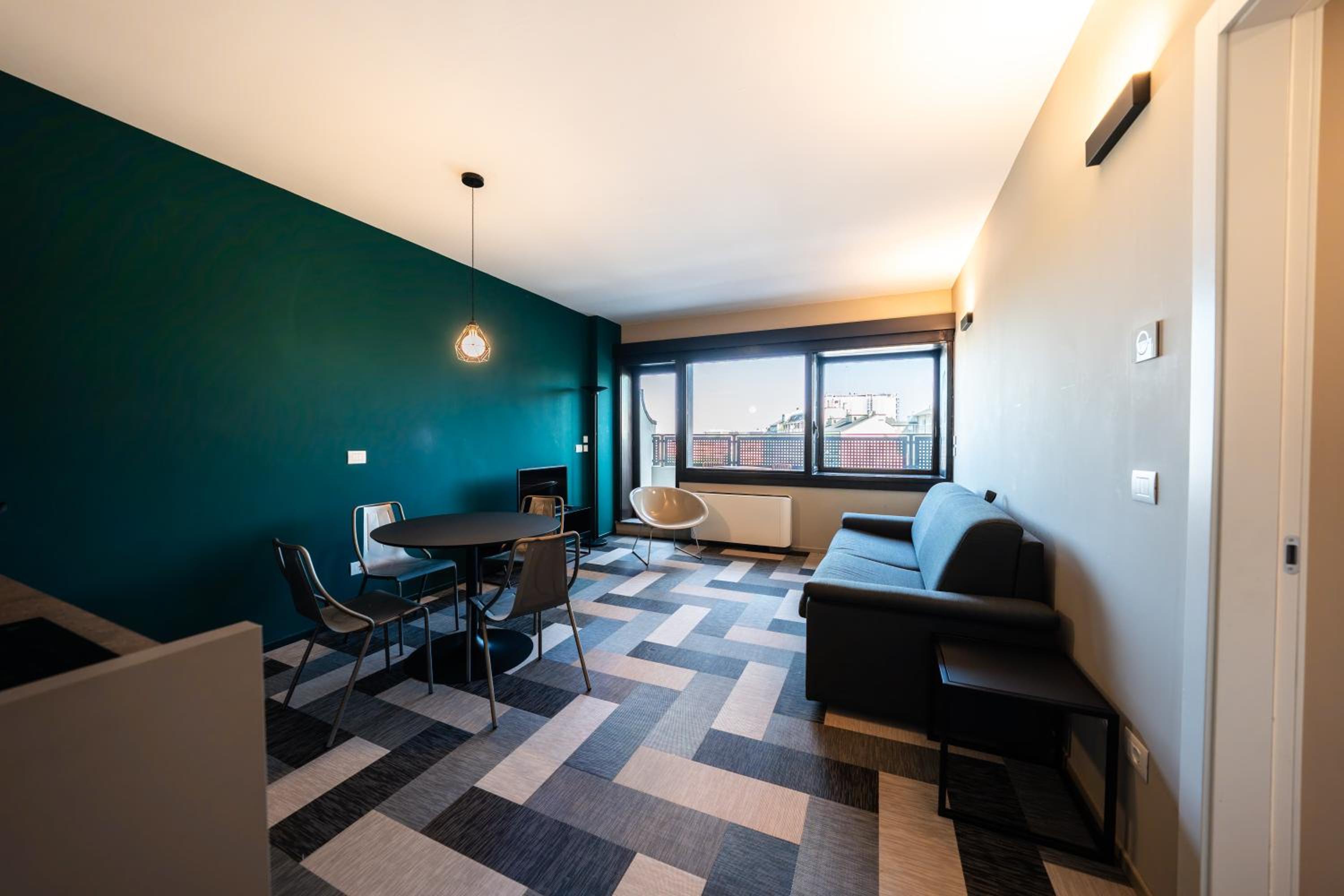 One-Bedroom Apartment with Terrace photo 2