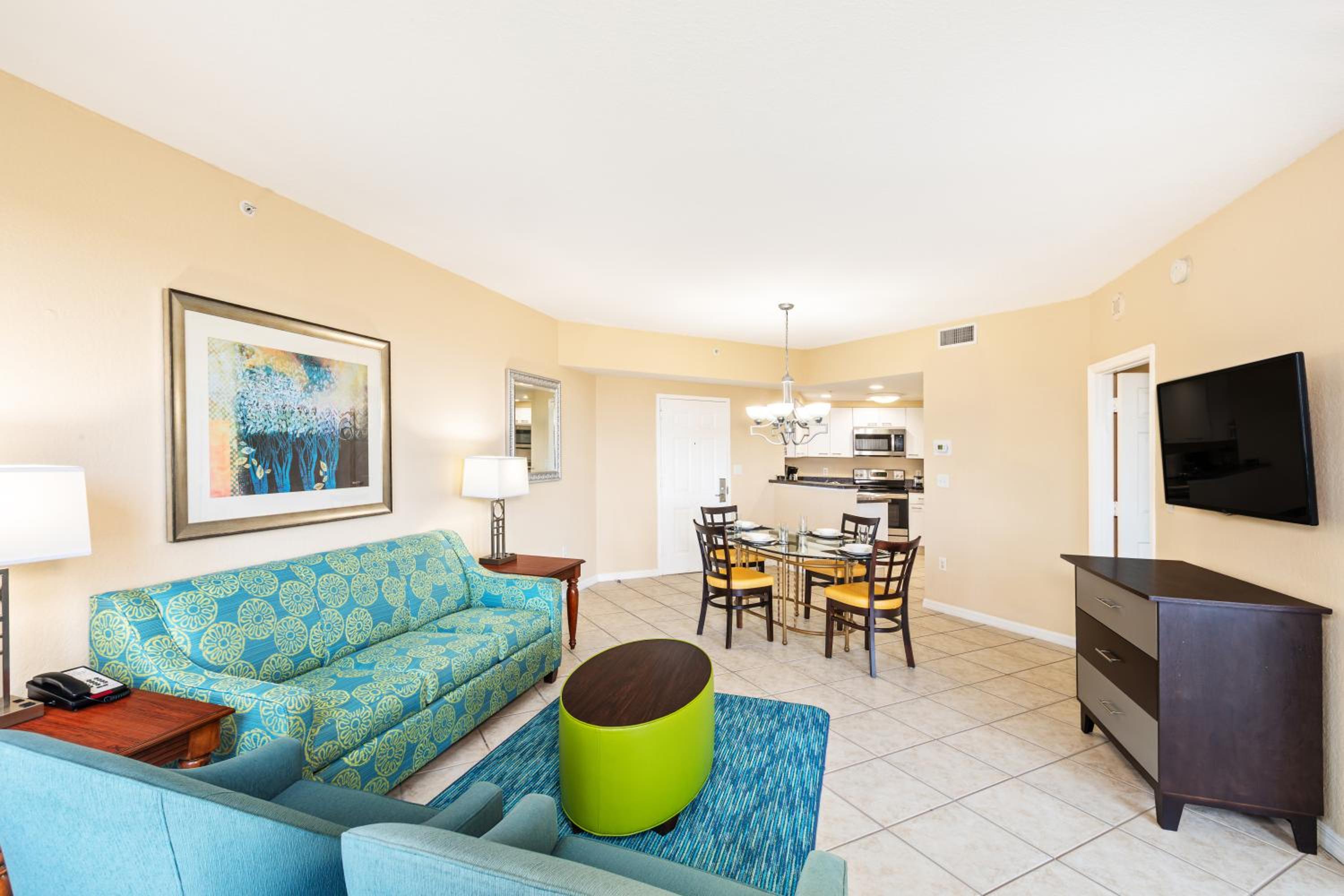 King Suite with Pool View - Photo 10