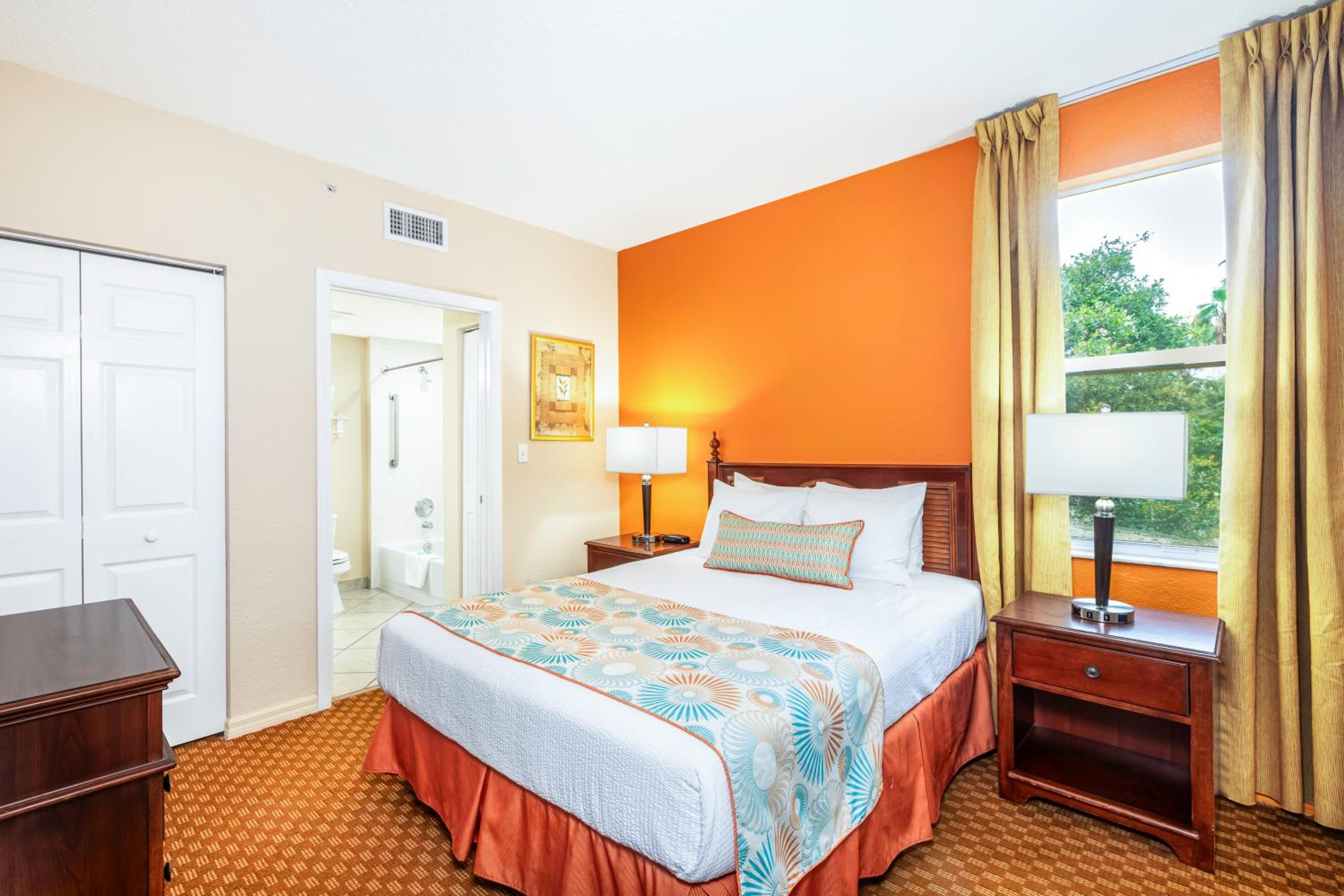 Two-Bedroom Suite - Photo 11