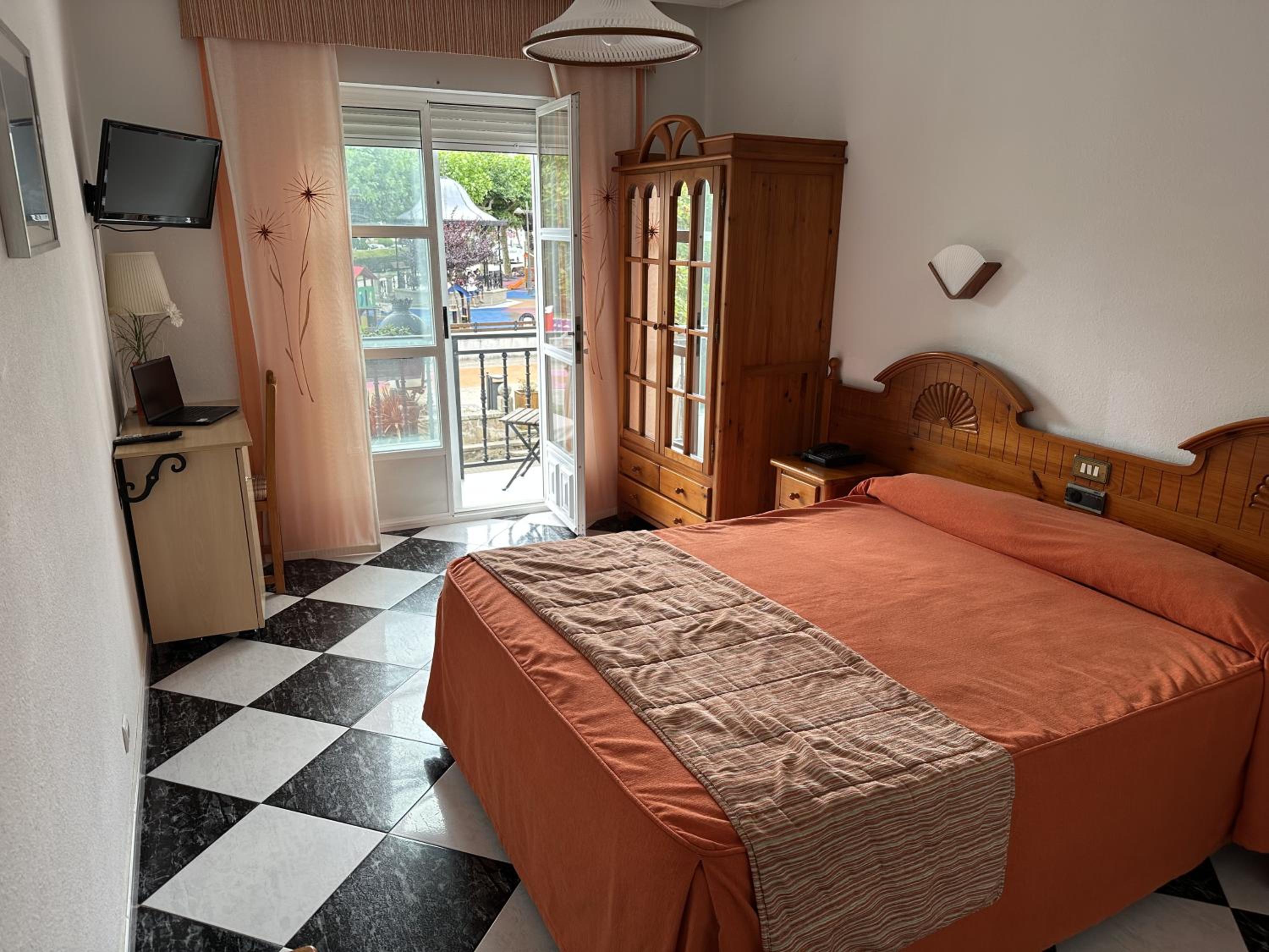 Double Room with Balcony photo 2