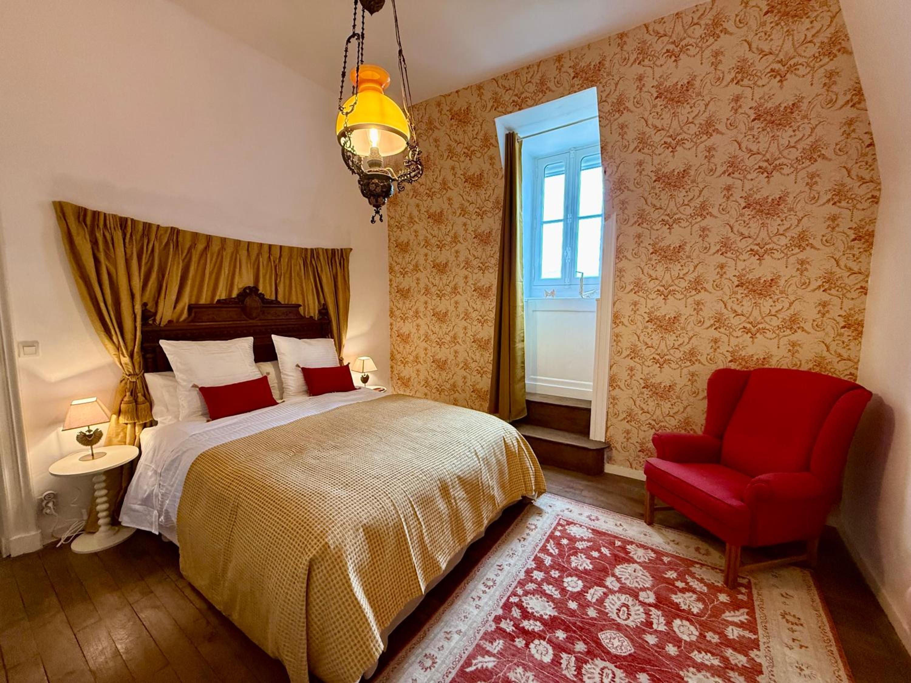 Queen Room with Garden View