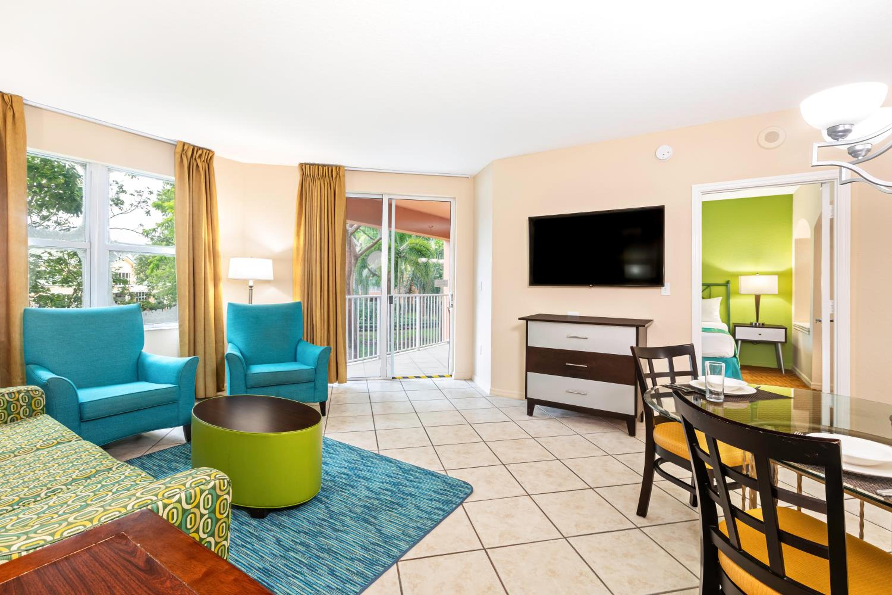 Suite with Garden View - Photo 12