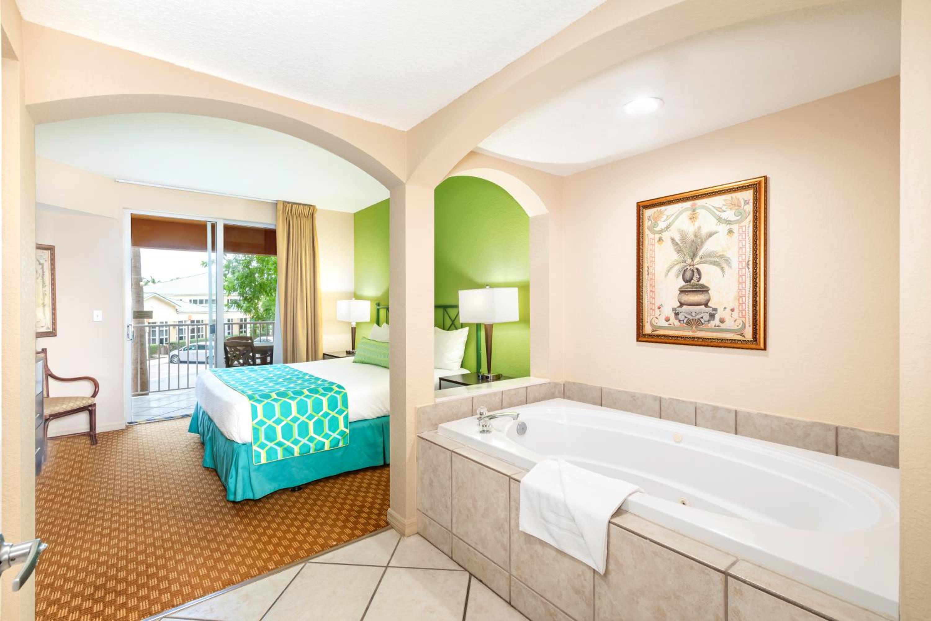 Suite with Garden View - Photo 10
