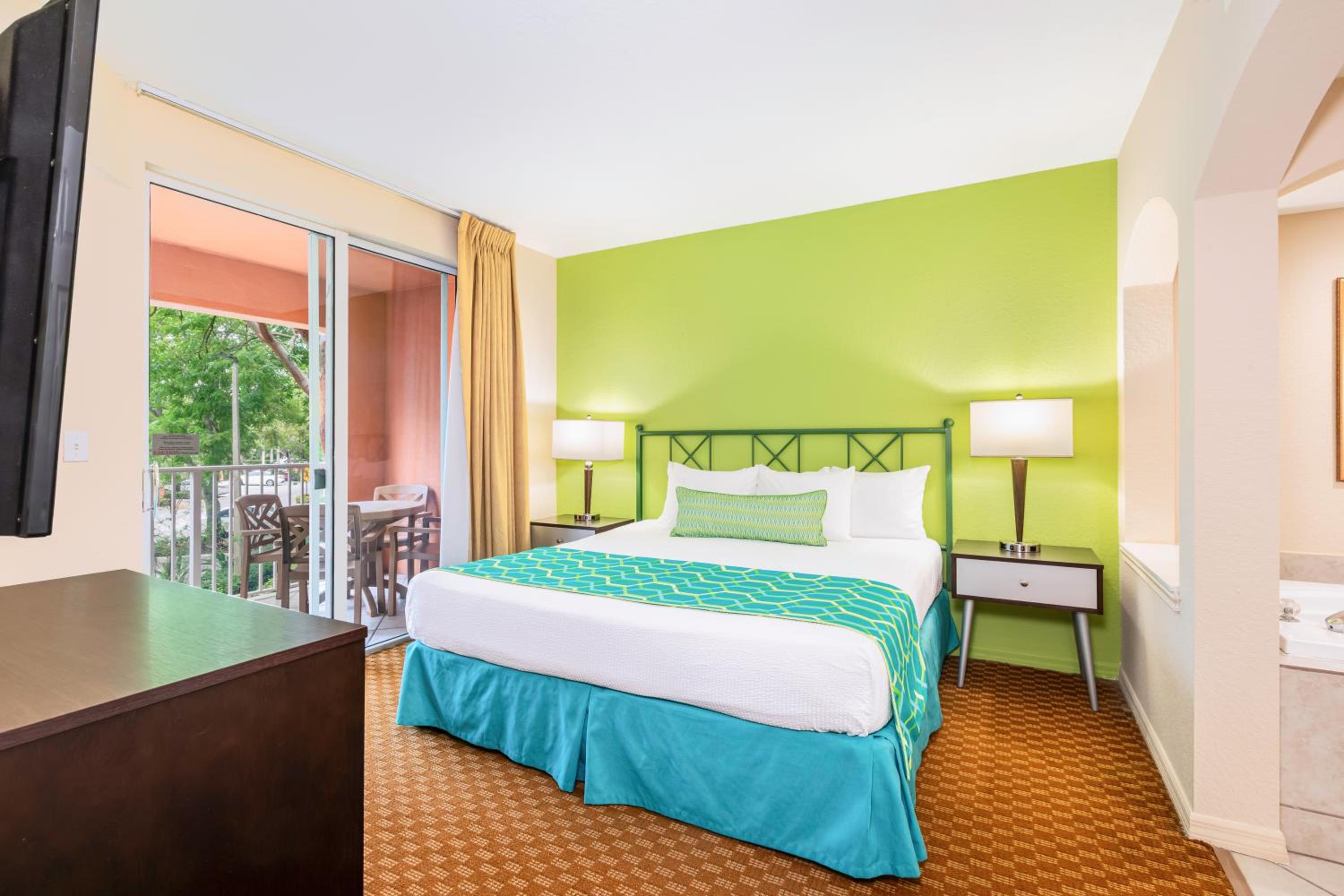 Suite with Garden View - Photo 14