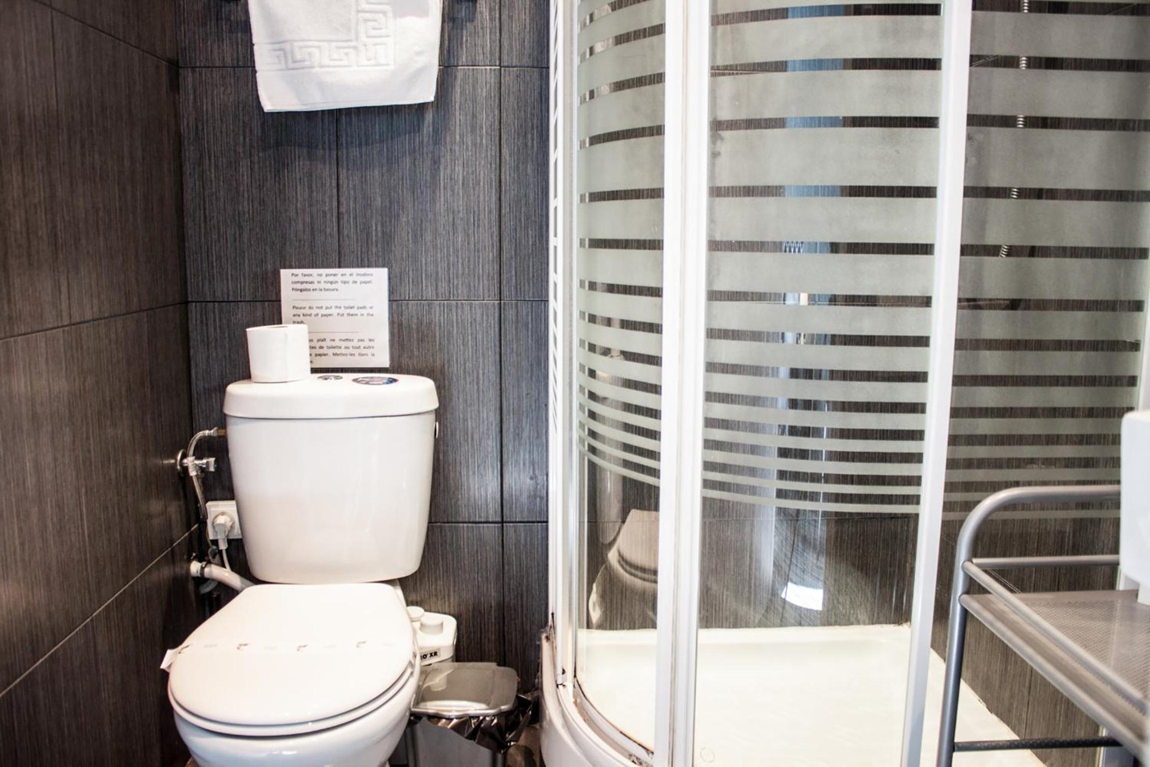Double or Twin Room with Balcony photo 3