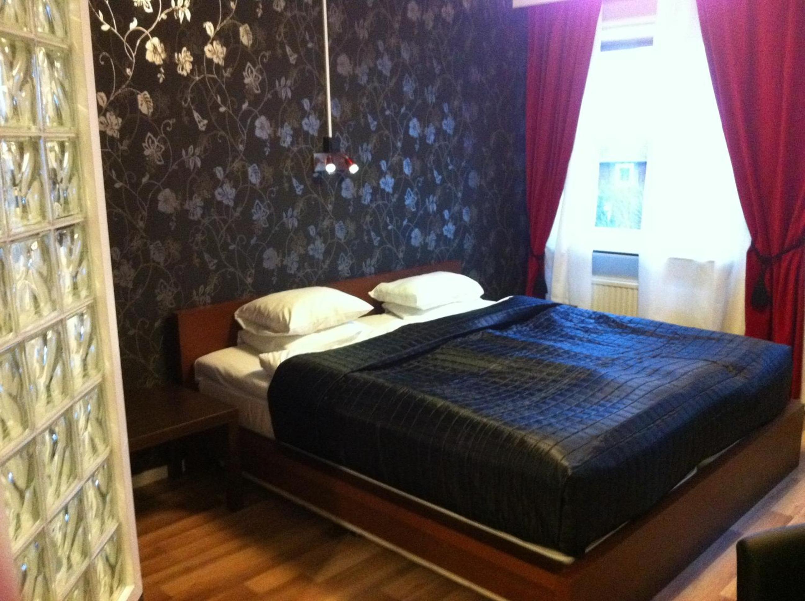 Deluxe Double Room - Photo 8
