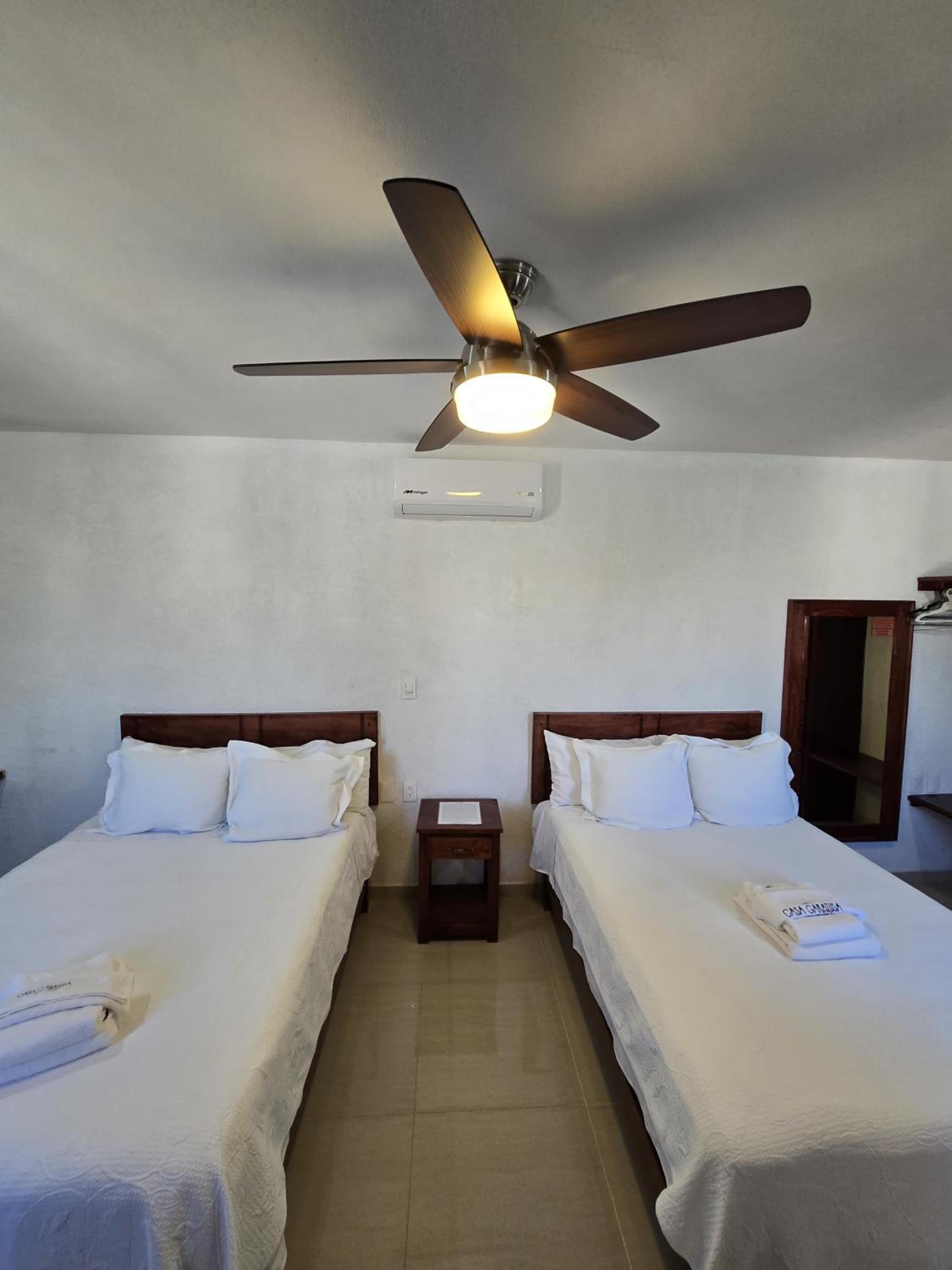 Queen Room with Two Queen Beds photo 3