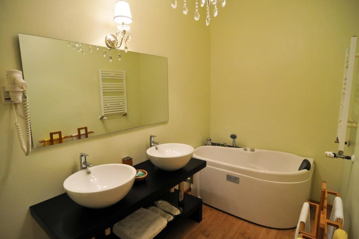 Deluxe Suite photo 2