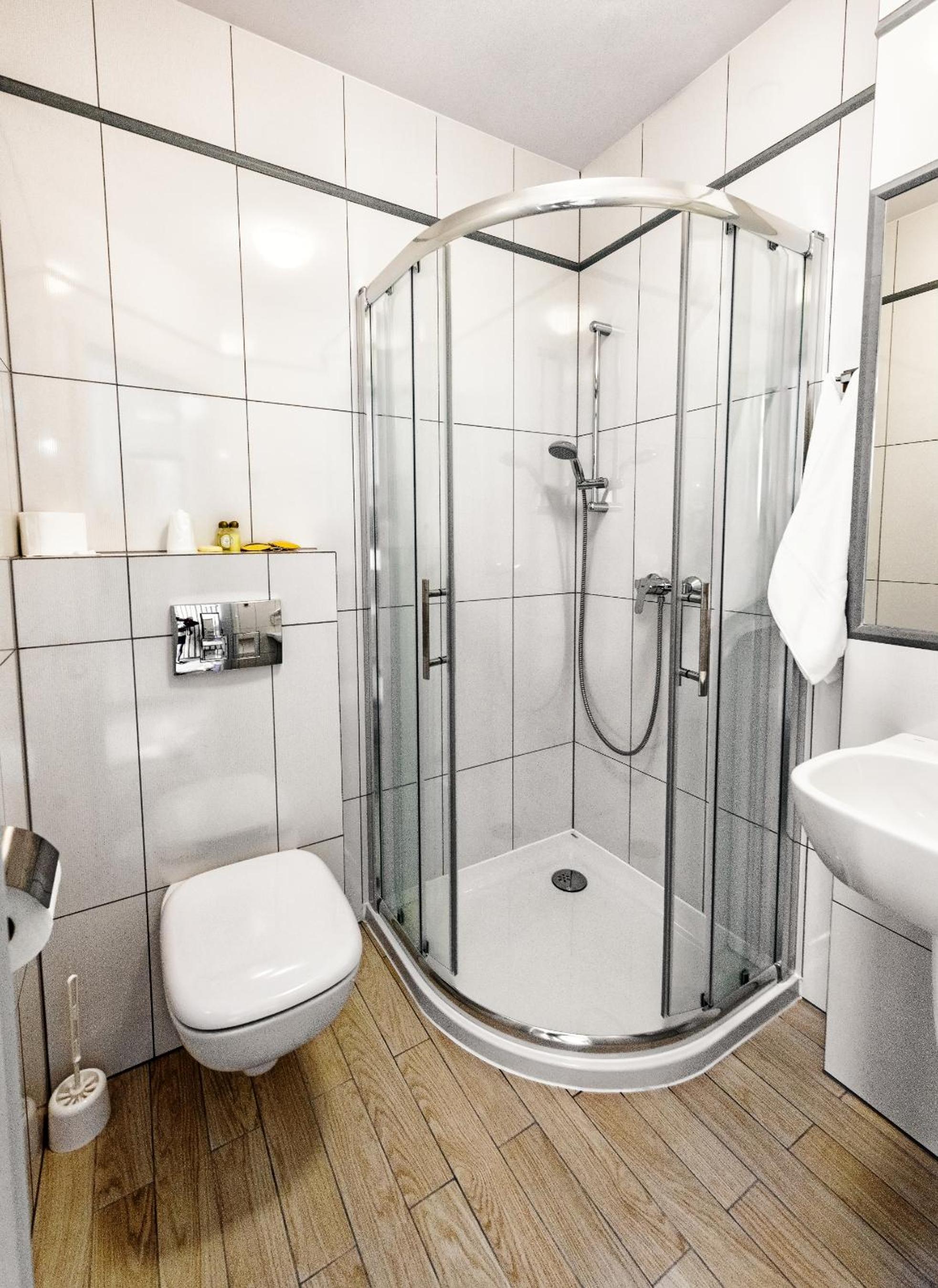 Twin Room with Private Bathroom photo 3